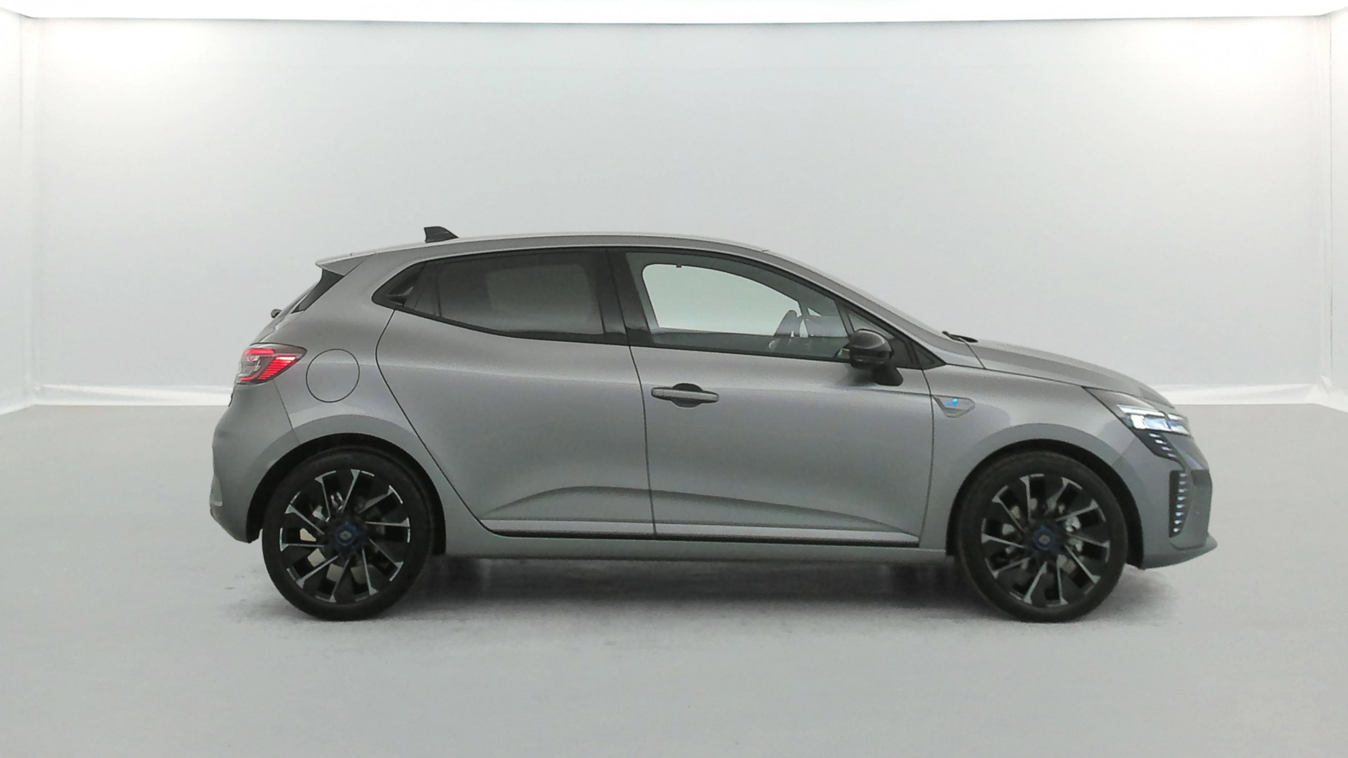 Vente en ligne Renault Clio 5 Clio E-Tech full hybrid 145 ch GSR2 au prix de 24 390 €