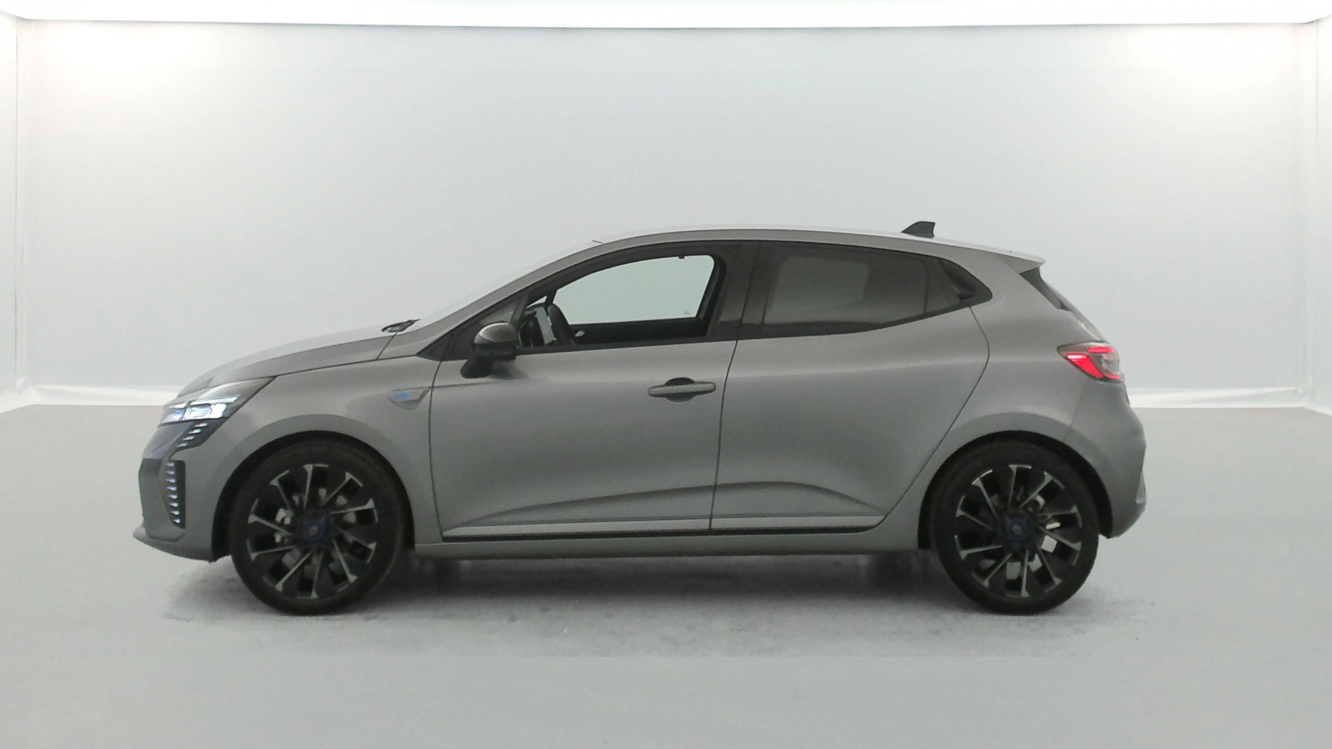 Vente en ligne Renault Clio 5 Clio E-Tech full hybrid 145 ch GSR2 au prix de 24 390 €