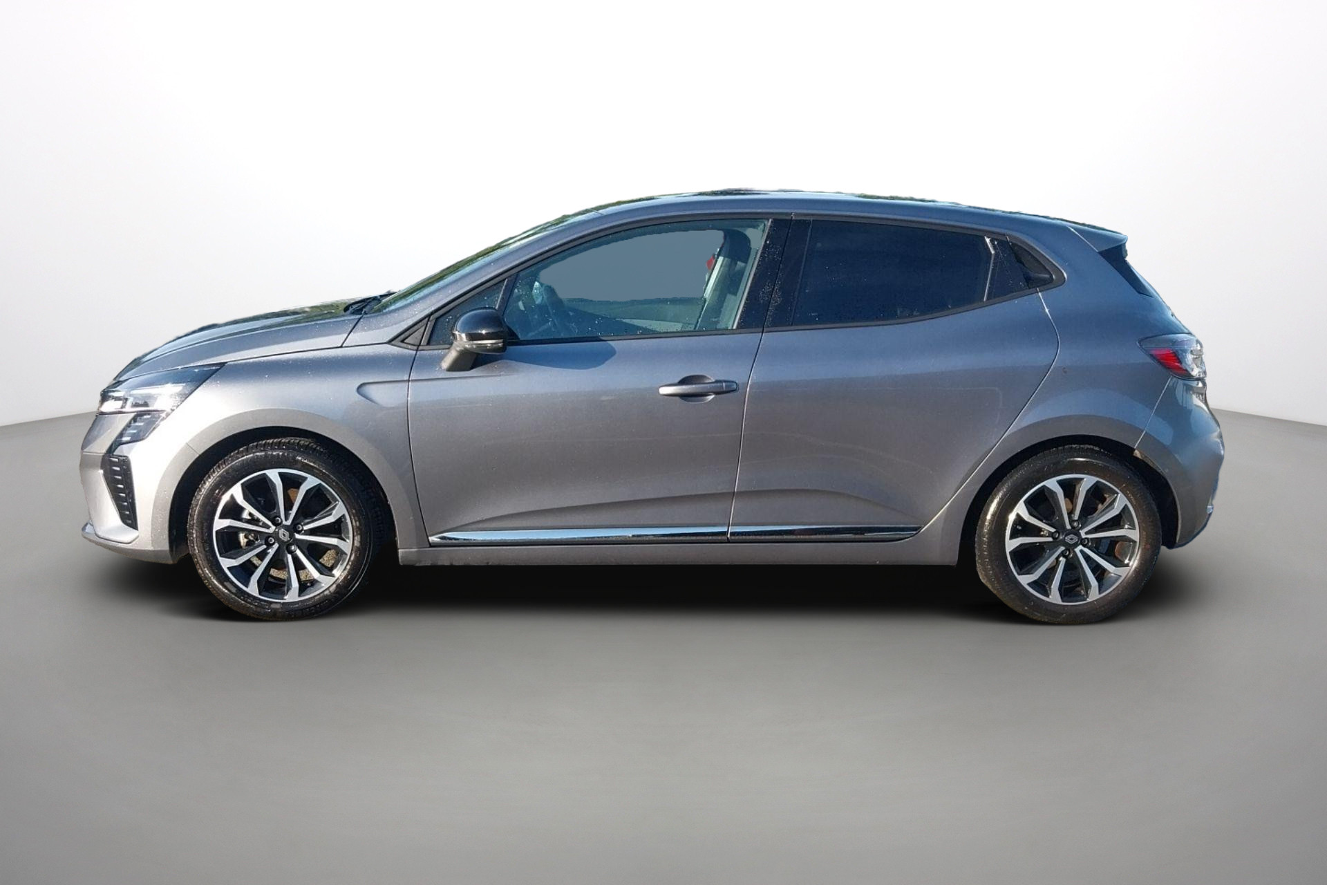 Vente en ligne Renault Clio 5 Clio E-Tech hybride 145 au prix de 18 290 €