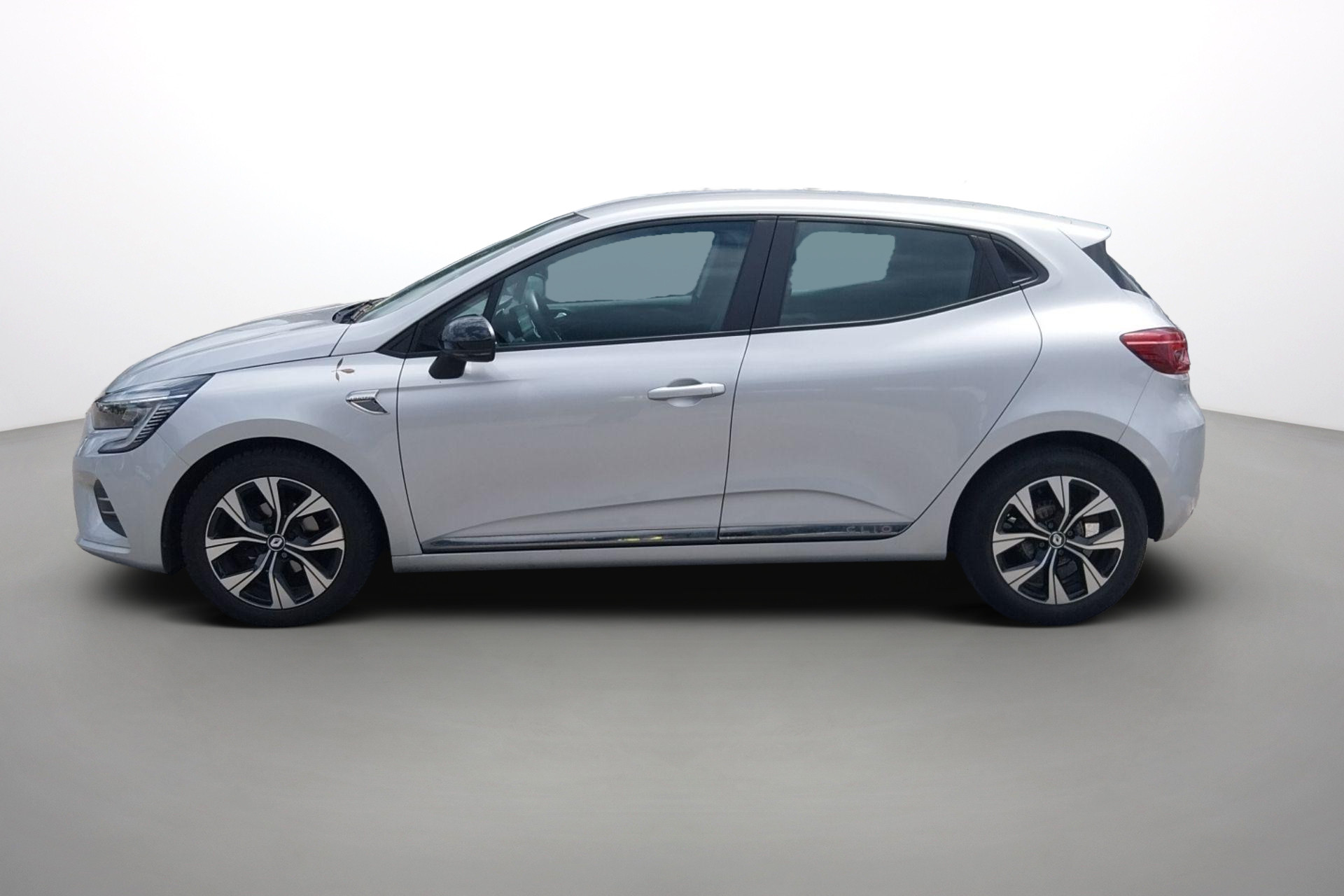 Vente en ligne Renault Clio 5 Clio TCe 90 - 21 au prix de 13 790 €