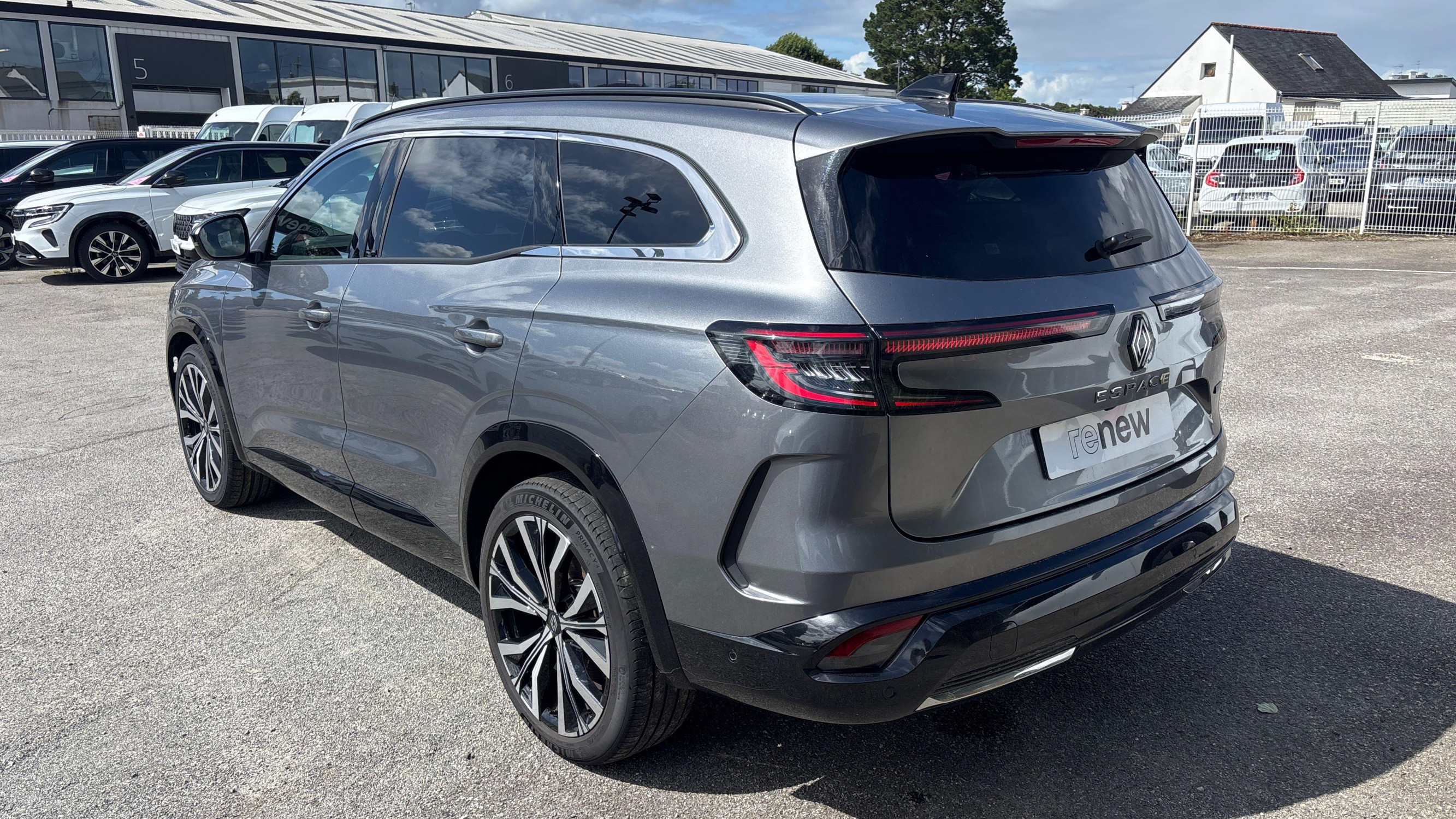 Vente en ligne Renault Espace Espace E-Tech full hybrid 200 GSR2 au prix de 39 590 €