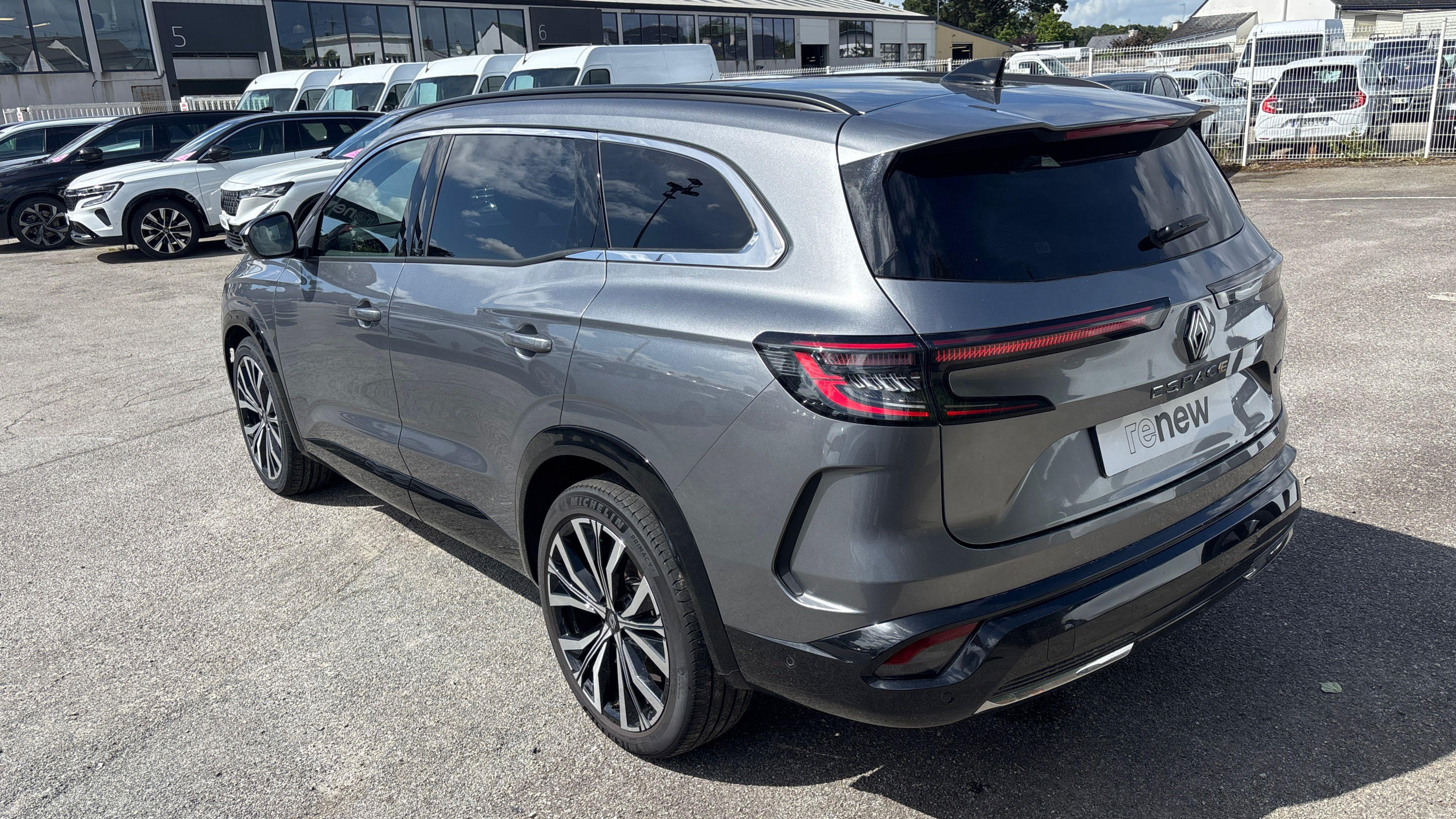 Vente en ligne Renault Espace Espace E-Tech full hybrid 200 GSR2 au prix de 39 590 €
