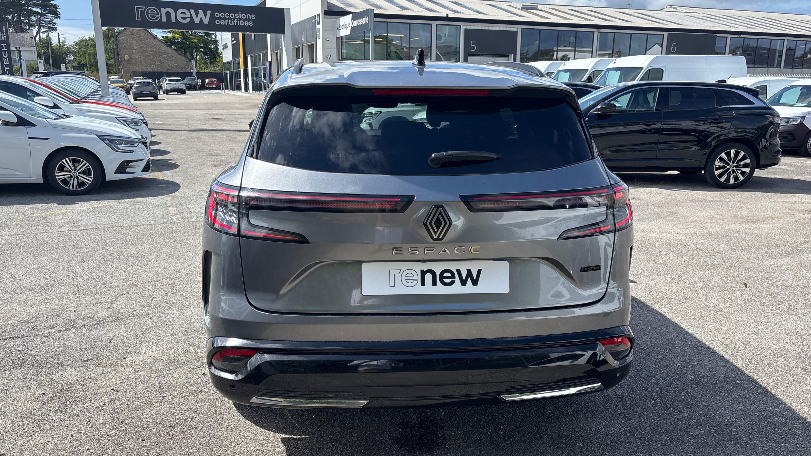 Vente en ligne Renault Espace Espace E-Tech full hybrid 200 GSR2 au prix de 39 590 €