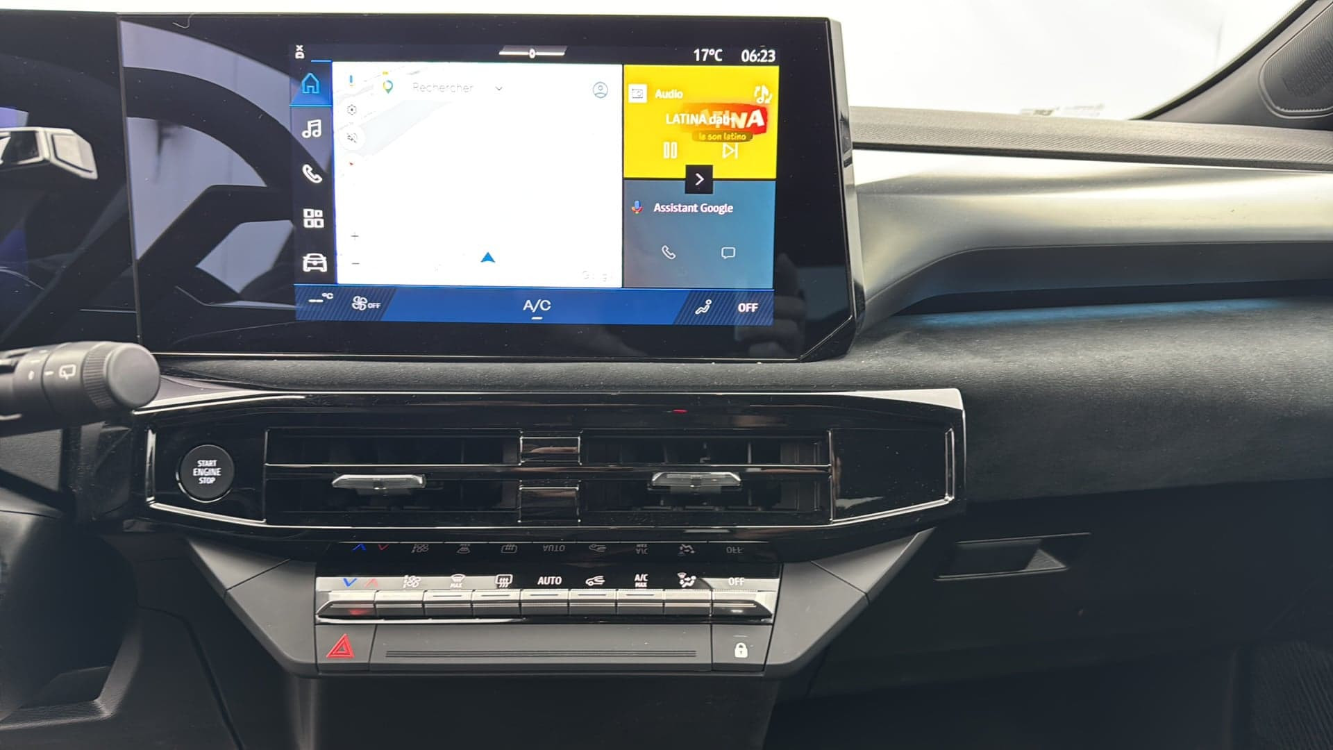 Vente en ligne Renault Clio 6 Clio E-Tech full hybrid 160 ch au prix de 27 690 €