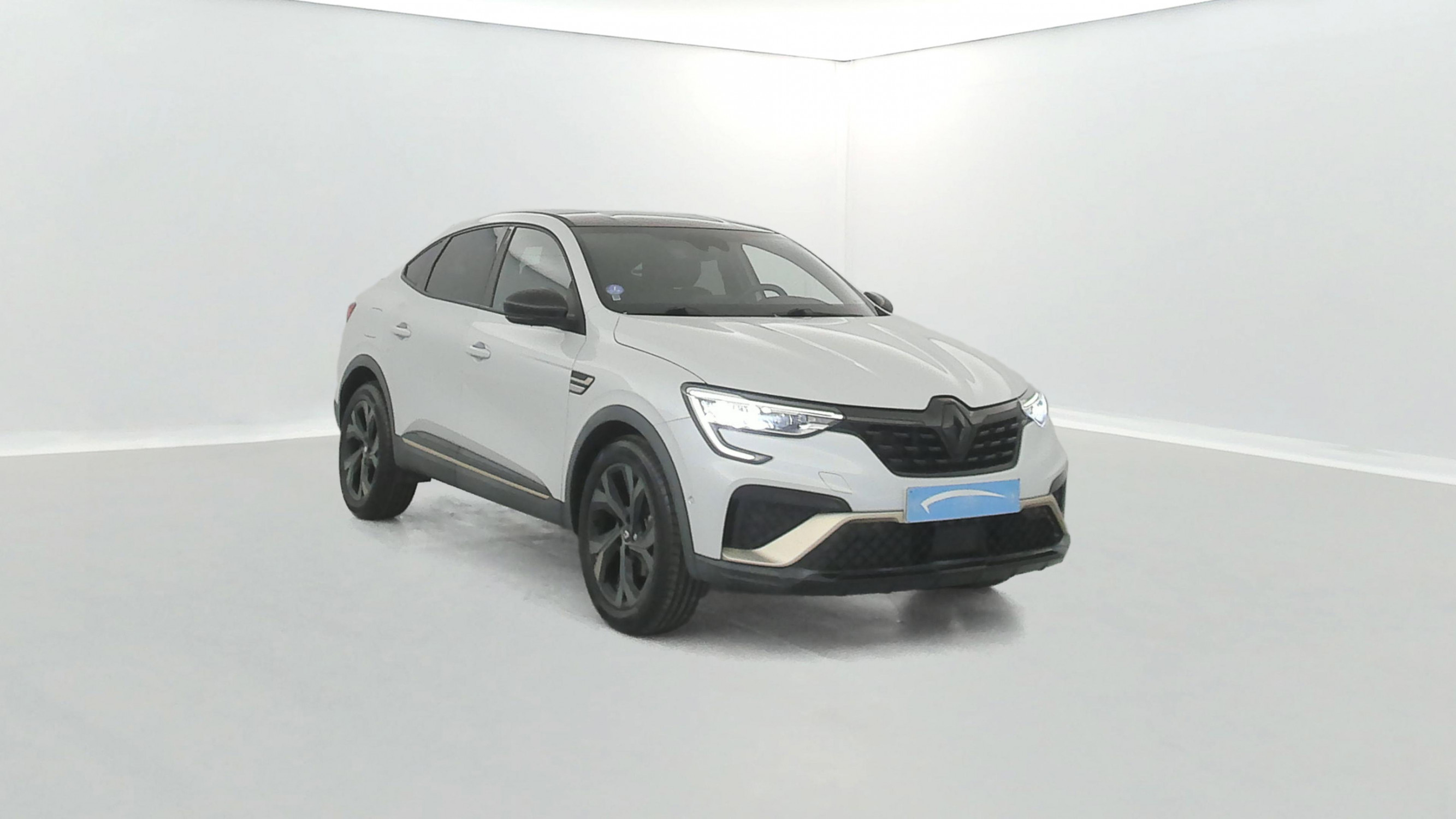 Vente en ligne Renault Arkana  E-Tech hybride 145 - 22 au prix de 22 990 €