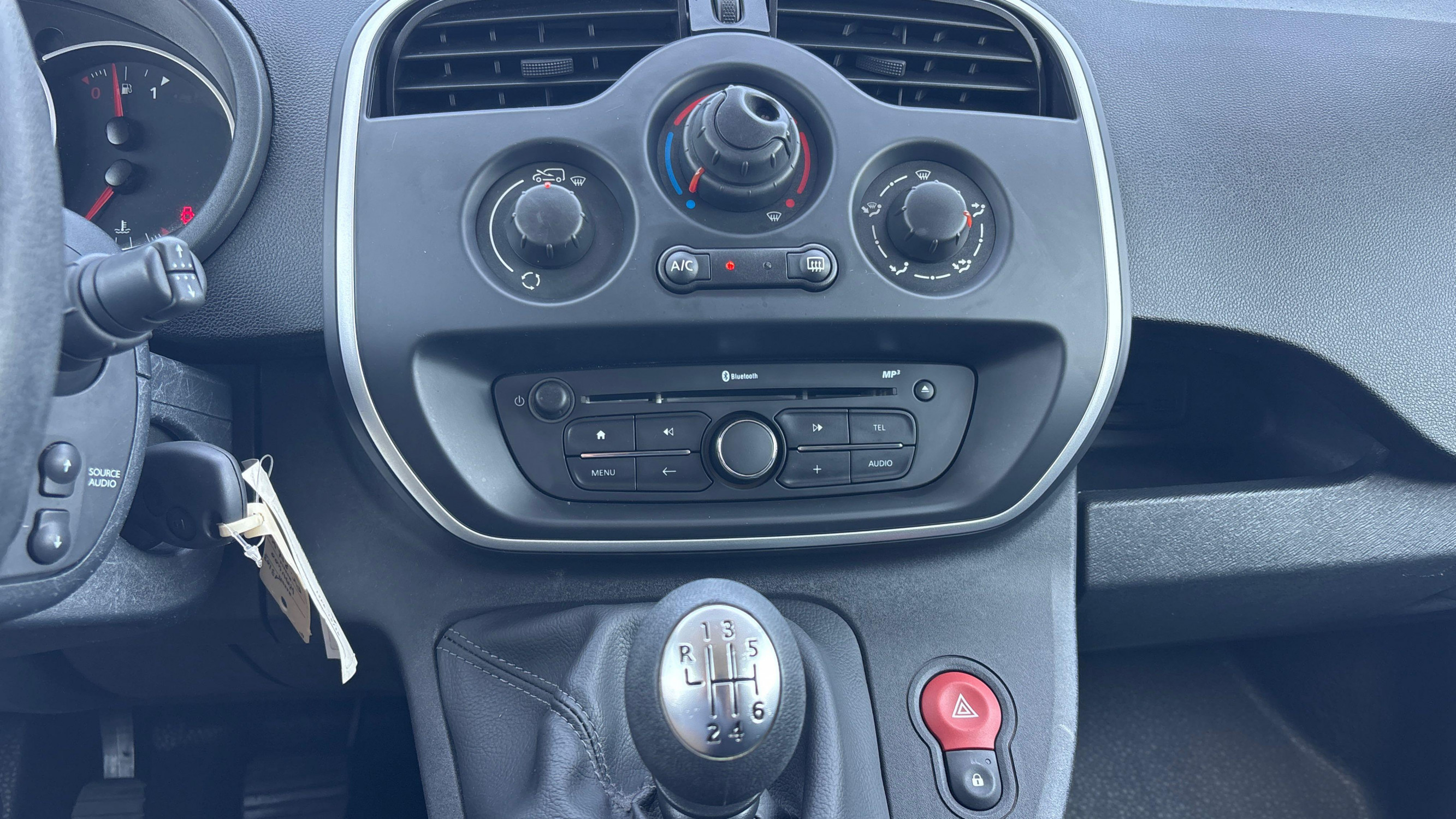 Vente en ligne Renault Kangoo Express  GRAND VOLUME BLUE DCI 95 au prix de 13 790 €