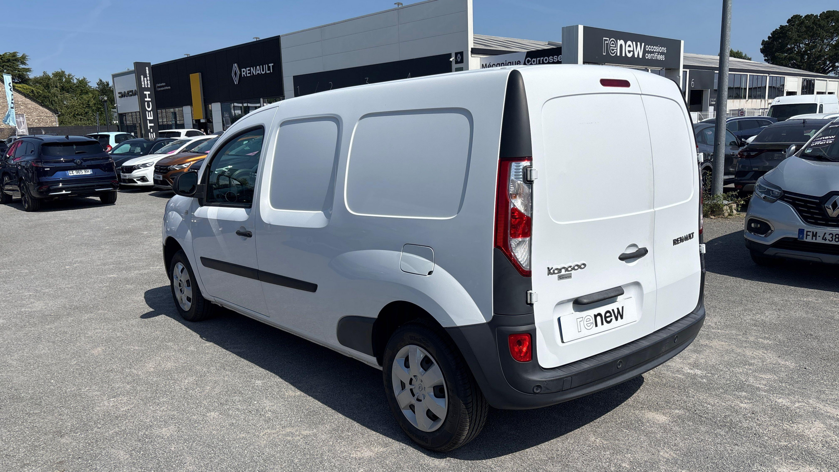 Vente en ligne Renault Kangoo Express  GRAND VOLUME BLUE DCI 95 au prix de 13 790 €