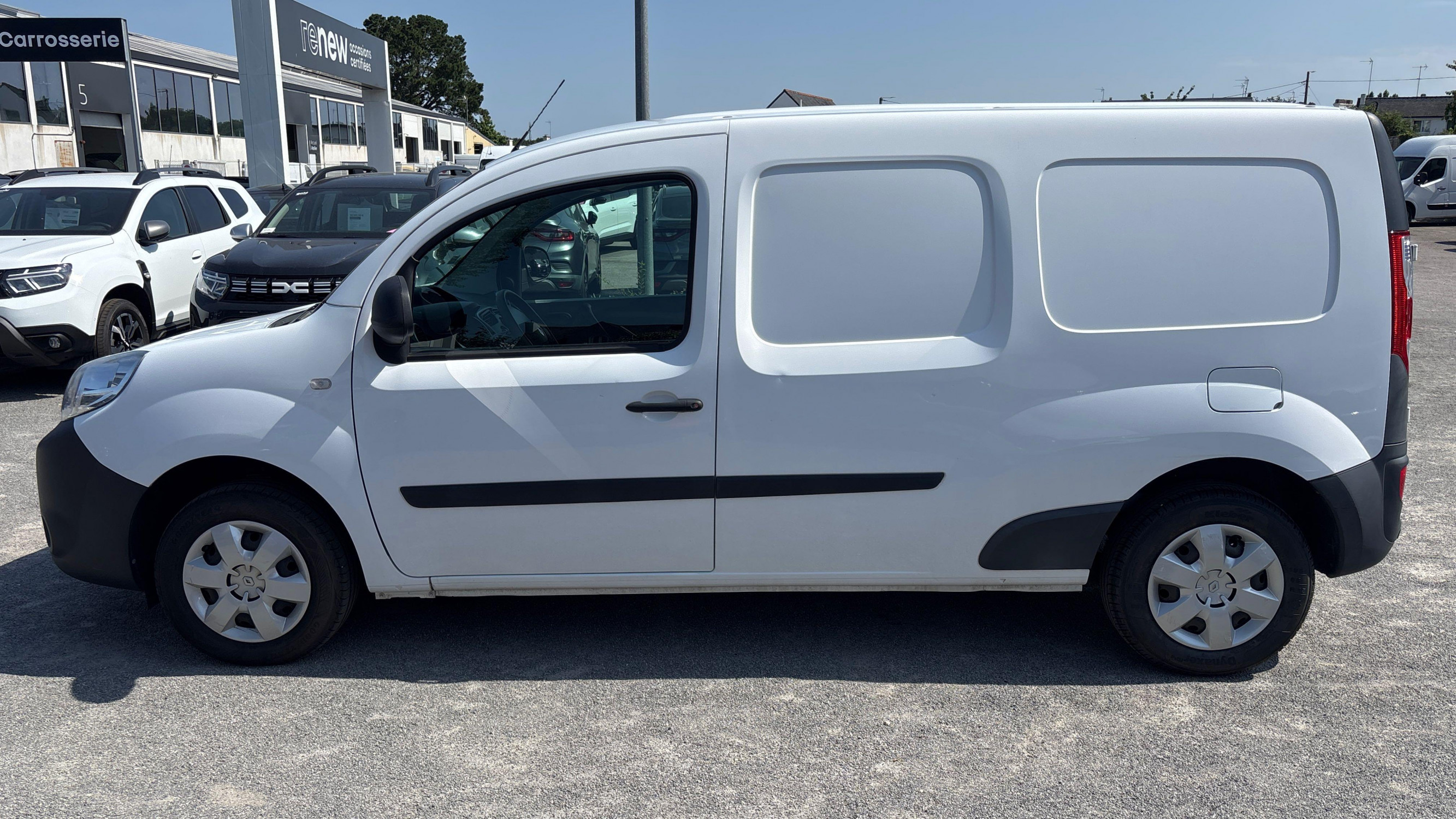 Vente en ligne Renault Kangoo Express  GRAND VOLUME BLUE DCI 95 au prix de 13 790 €