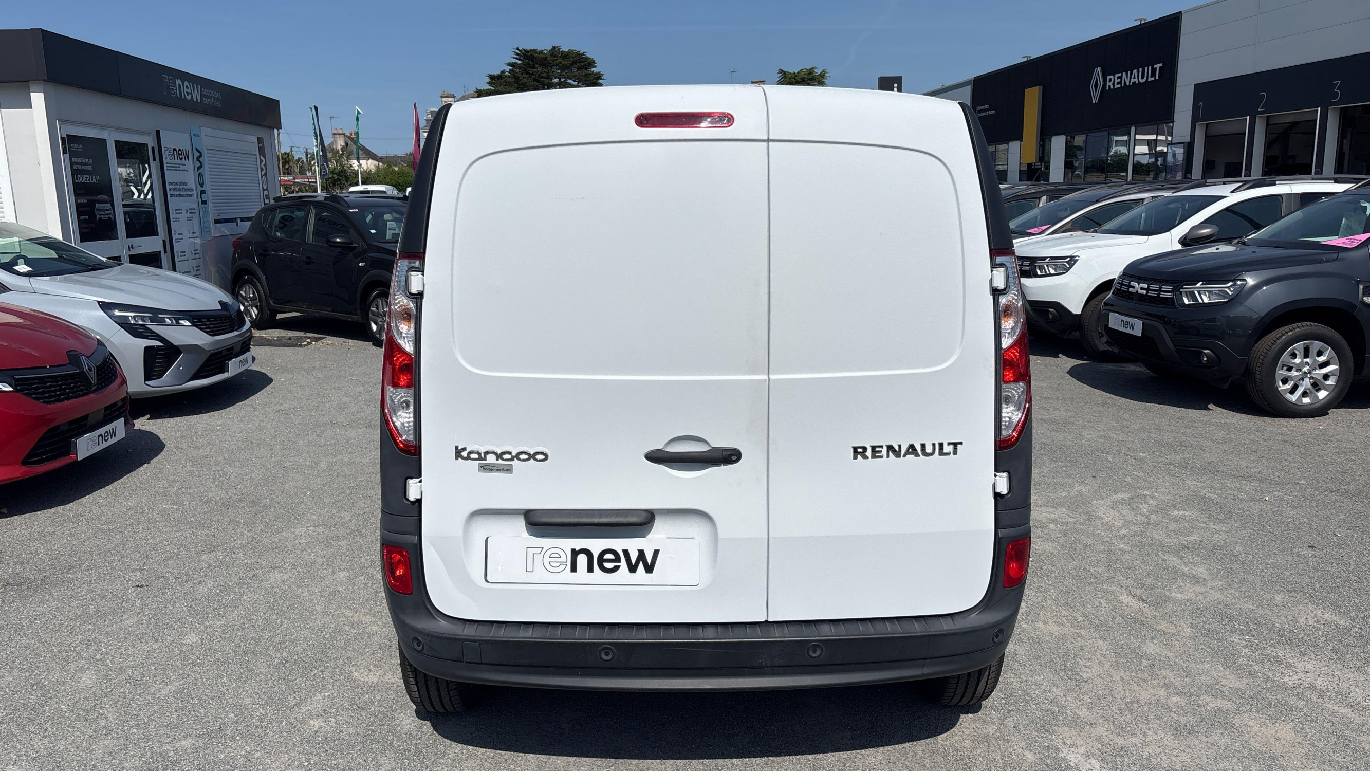 Vente en ligne Renault Kangoo Express  GRAND VOLUME BLUE DCI 95 au prix de 13 790 €