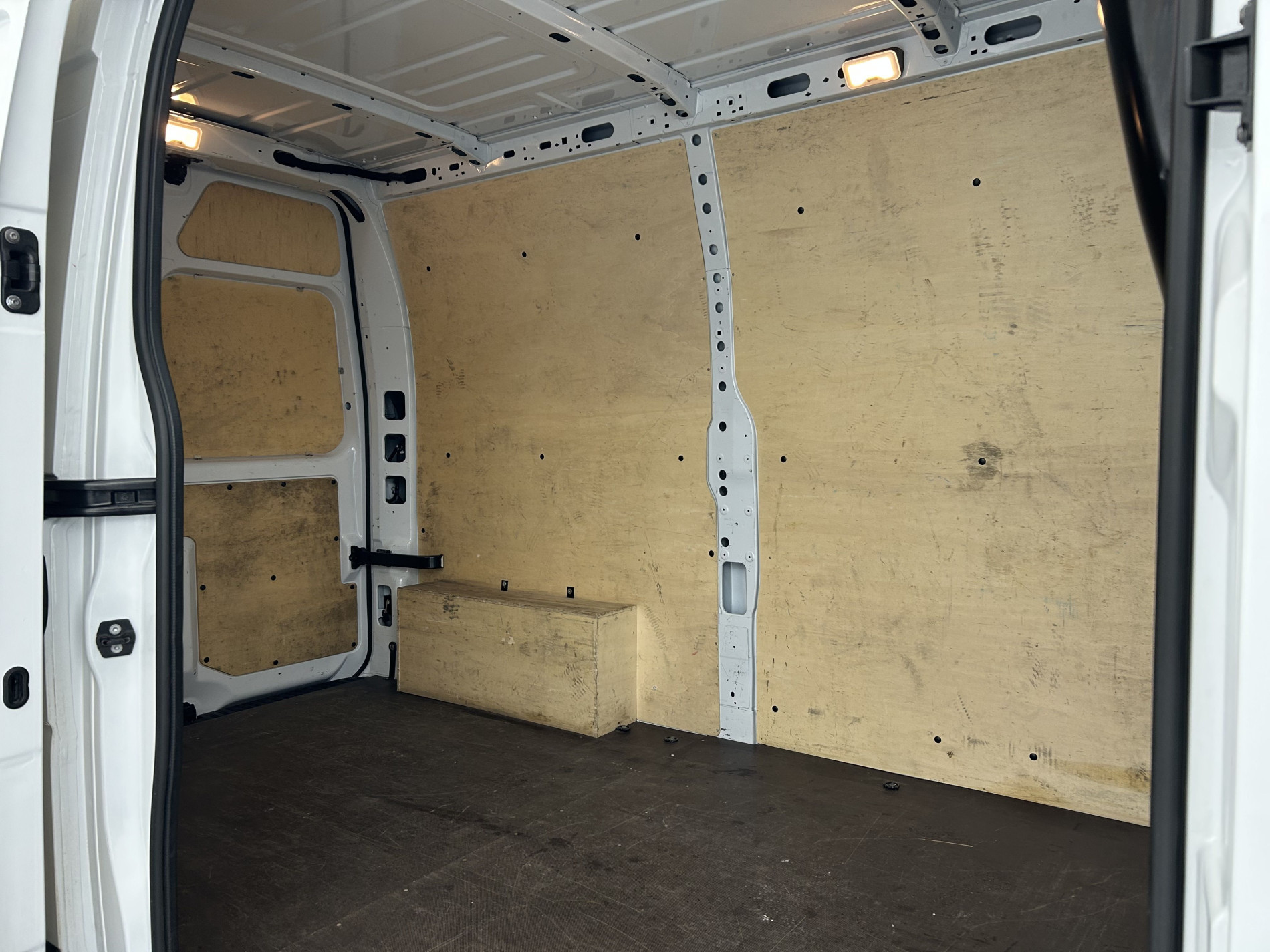 Vente en ligne Renault Master Fourgon MASTER FGN TRAC F3500 L2H2 BLUE DCI 135 au prix de 23 990 €