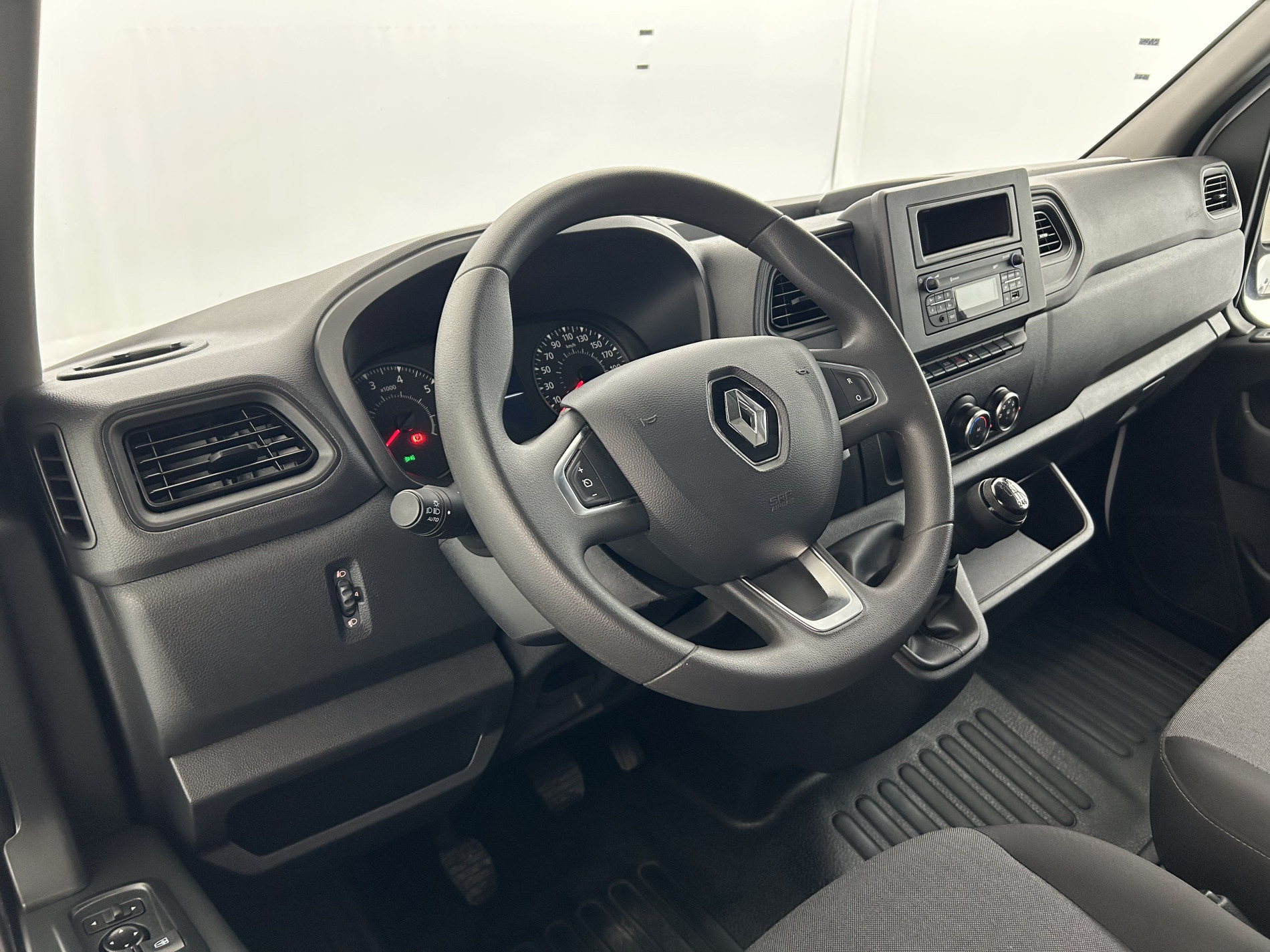 Vente en ligne Renault Master Fourgon MASTER FGN TRAC F3500 L3H3 BLUE DCI 135 au prix de 25 990 €