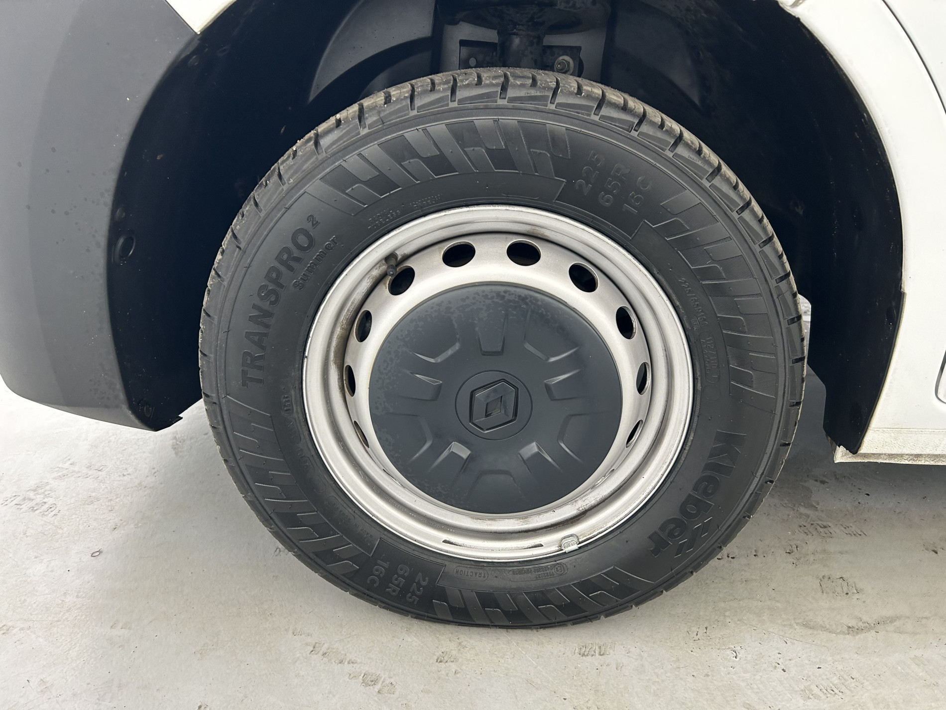 Vente en ligne Renault Master Fourgon MASTER FGN TRAC F3500 L2H2 BLUE DCI 135 au prix de 23 990 €