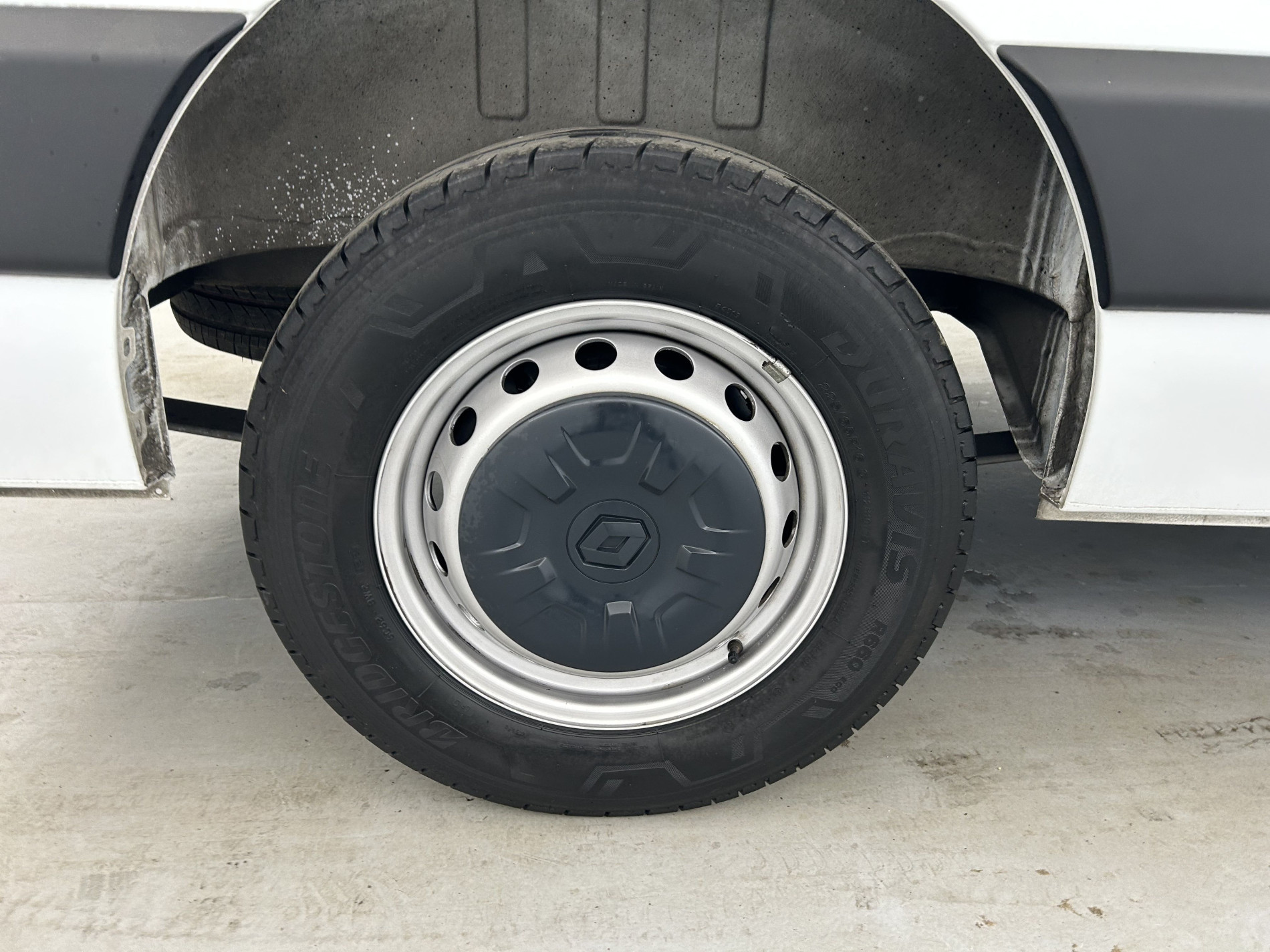 Vente en ligne Renault Master Fourgon MASTER FGN TRAC F3500 L2H2 BLUE DCI 135 au prix de 23 990 €