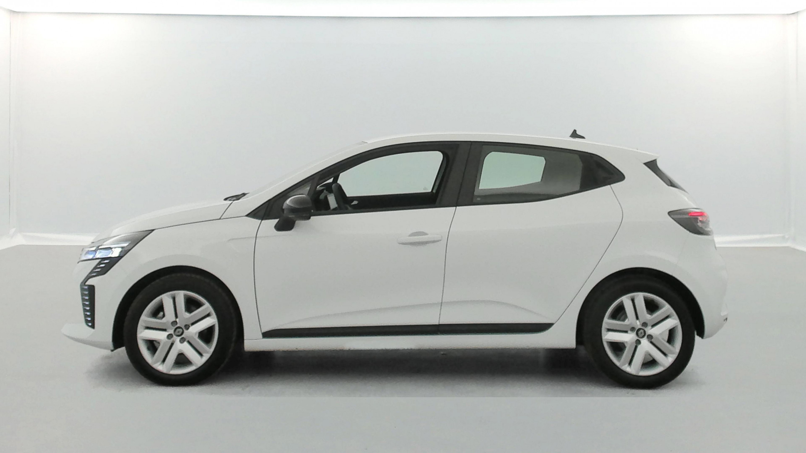 Vente en ligne Renault Clio 5 Clio E-Tech full hybrid 145 ch GSR2 au prix de 19 370 €