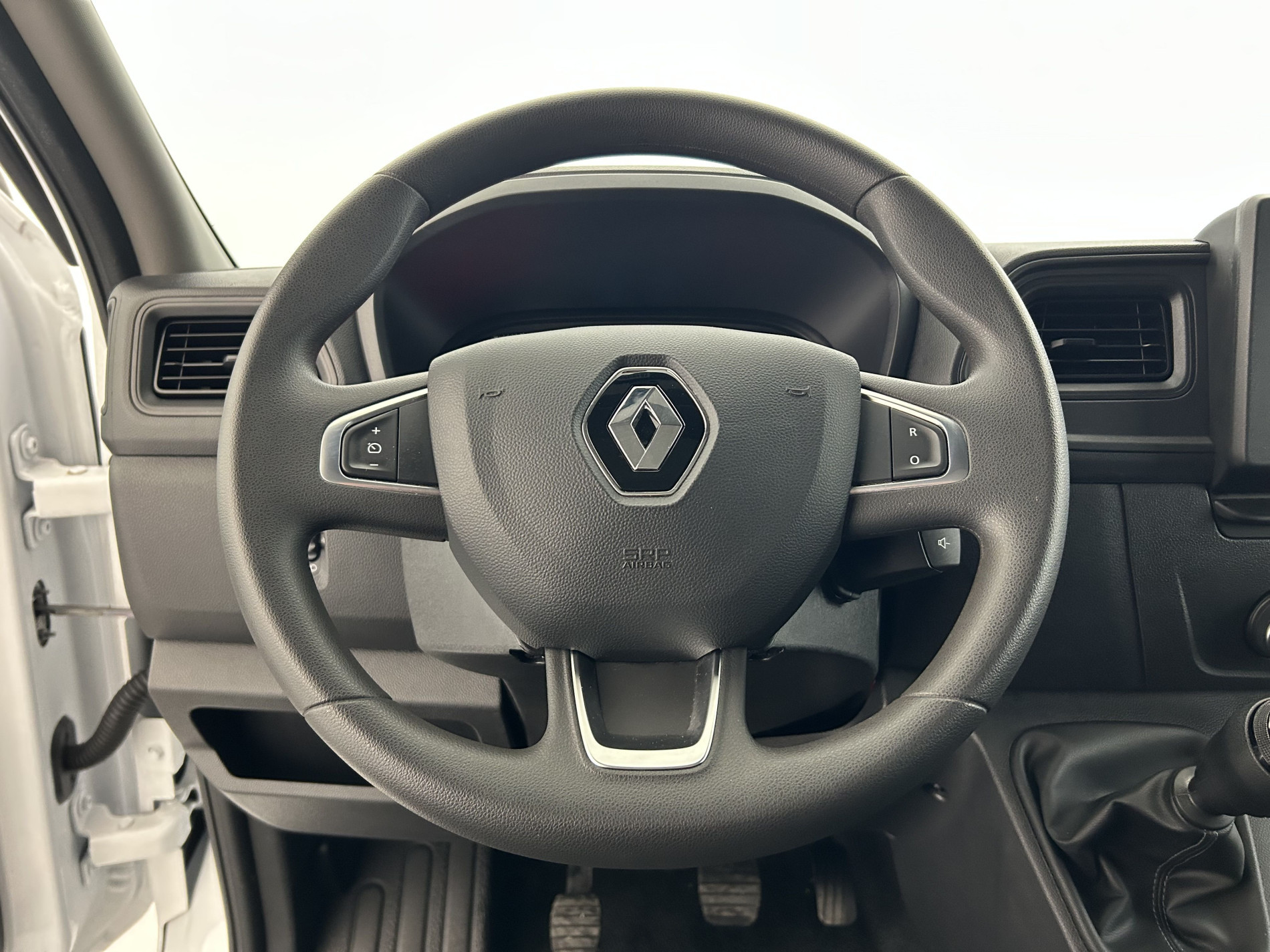 Vente en ligne Renault Master Fourgon MASTER FGN TRAC F3500 L3H3 BLUE DCI 135 au prix de 25 990 €