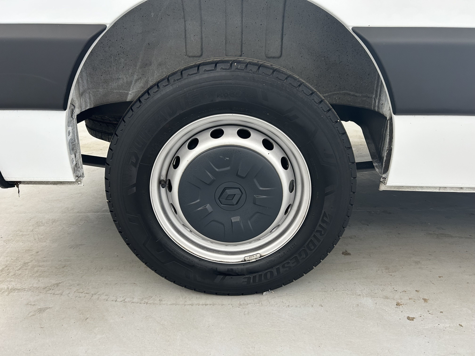 Vente en ligne Renault Master Fourgon MASTER FGN TRAC F3500 L2H2 BLUE DCI 135 au prix de 24 990 €