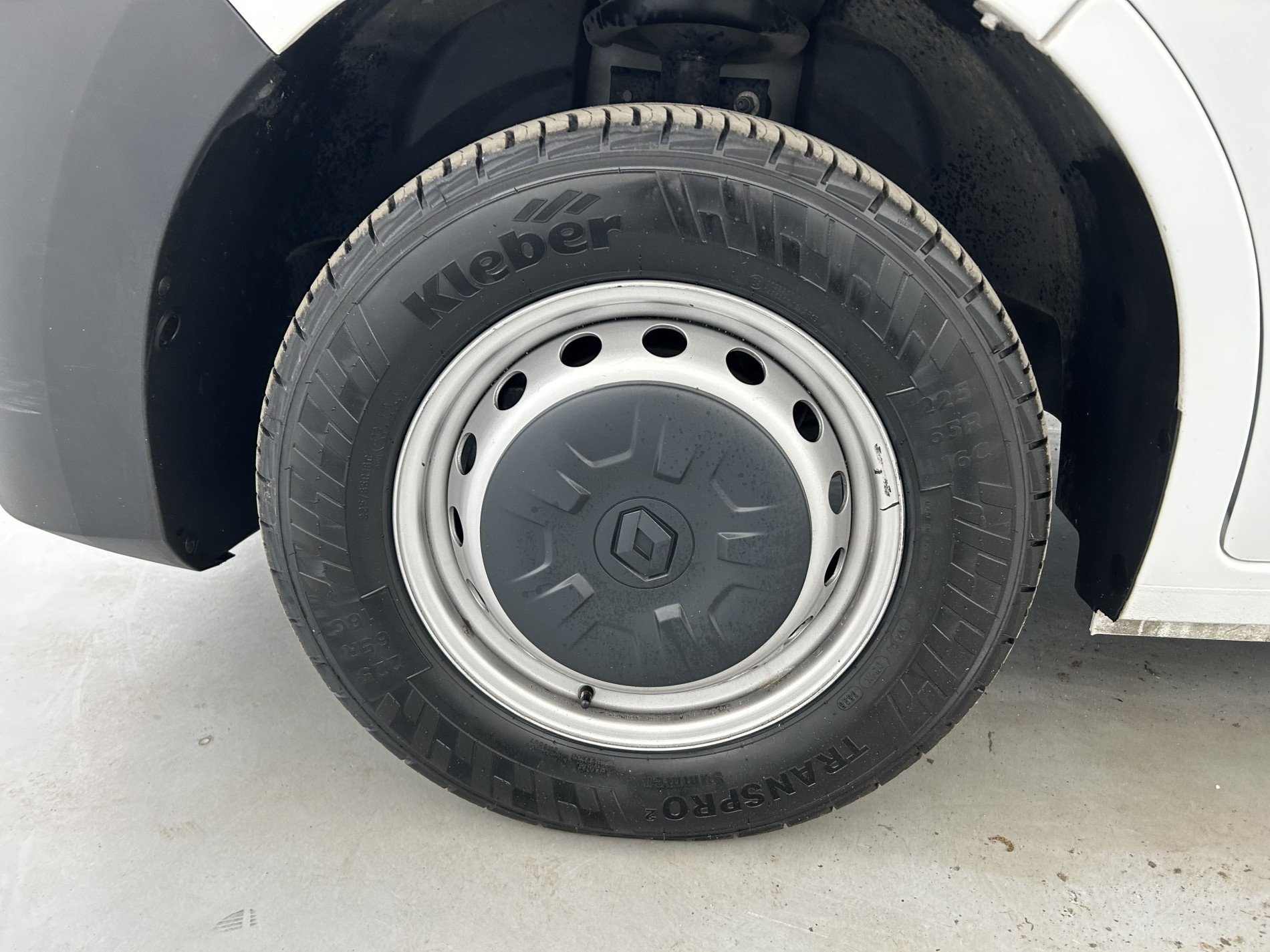 Vente en ligne Renault Master Fourgon MASTER FGN TRAC F3500 L3H3 BLUE DCI 135 au prix de 25 990 €