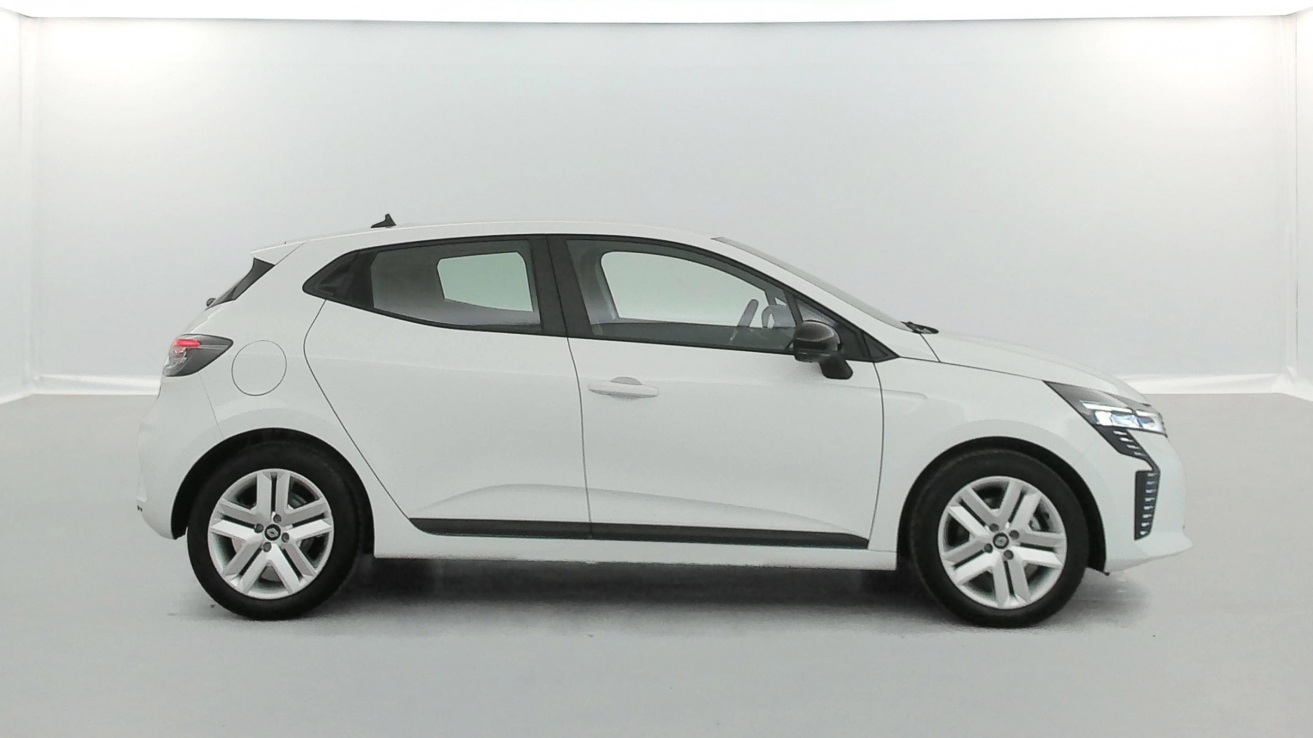 Vente en ligne Renault Clio 5 Clio E-Tech full hybrid 145 ch GSR2 au prix de 19 370 €