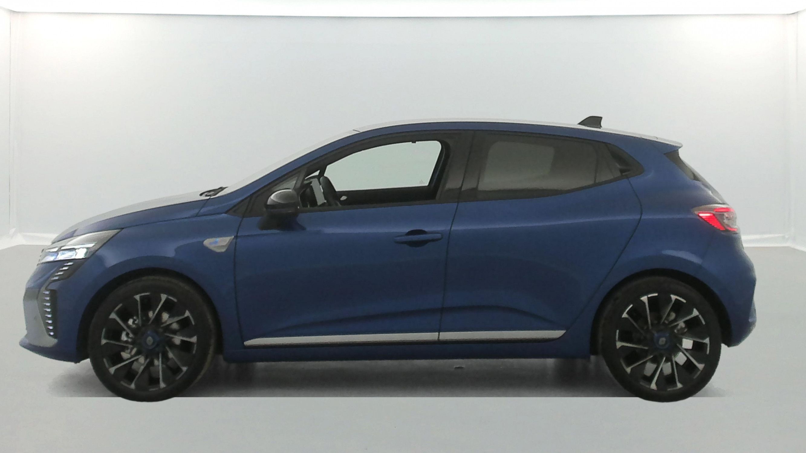 Vente en ligne Renault Clio 5 Clio E-Tech full hybrid 145 ch GSR2 au prix de 22 490 €