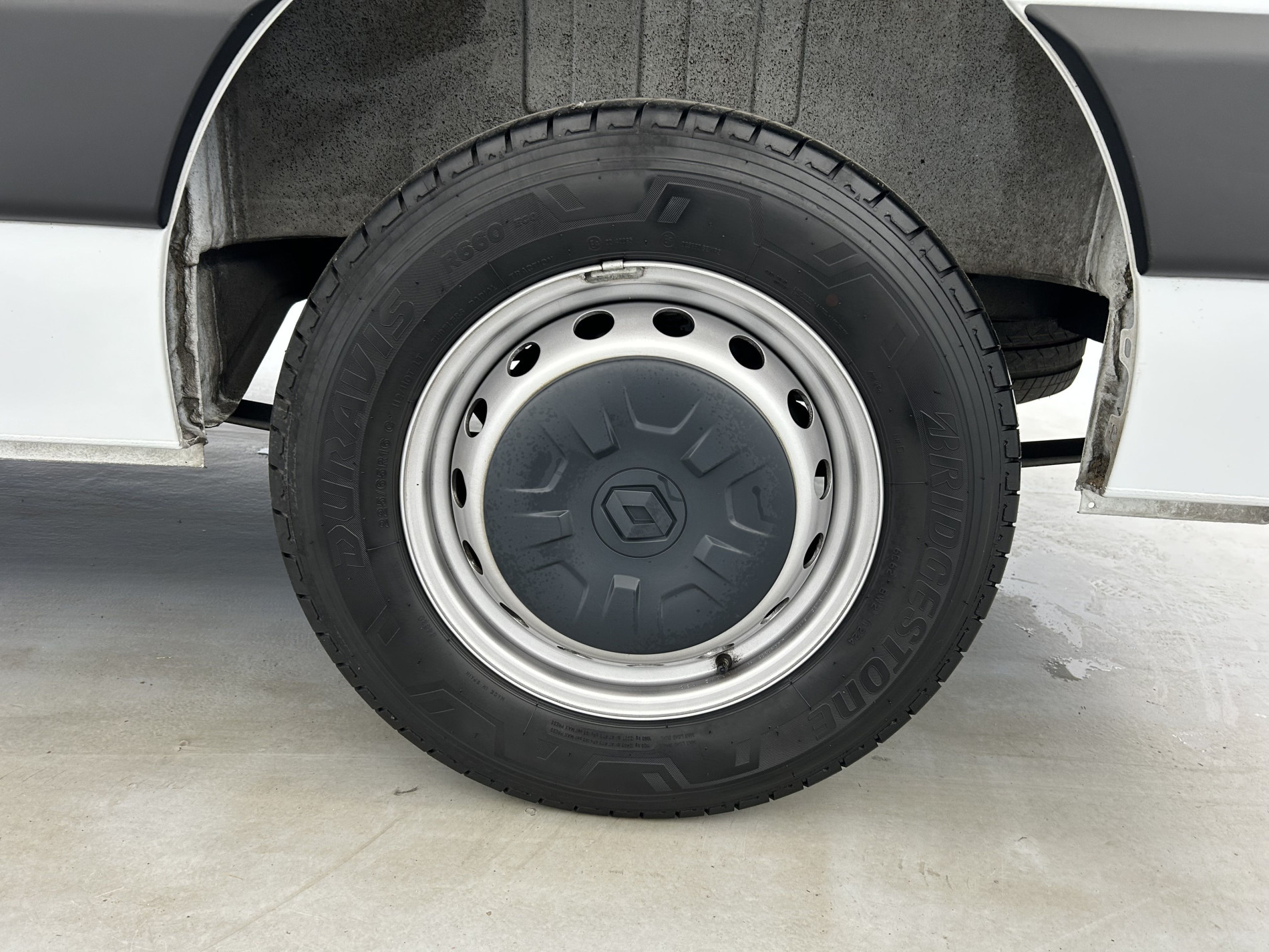 Vente en ligne Renault Master Fourgon MASTER FGN TRAC F3500 L2H2 BLUE DCI 135 au prix de 23 990 €