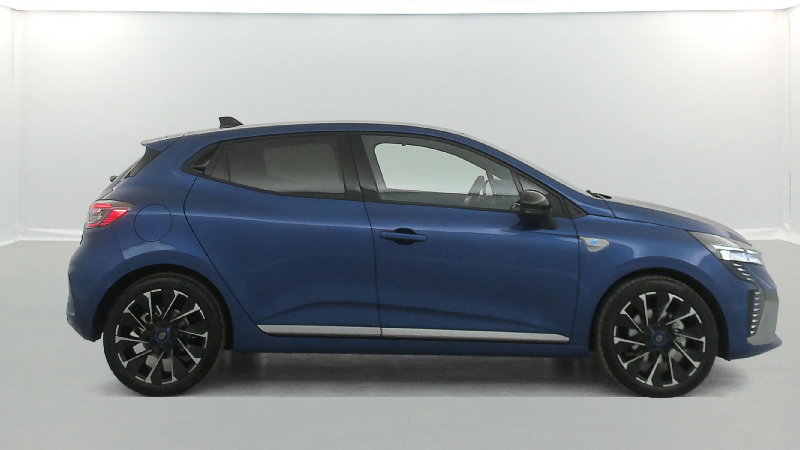 Vente en ligne Renault Clio 5 Clio E-Tech full hybrid 145 ch GSR2 au prix de 22 490 €