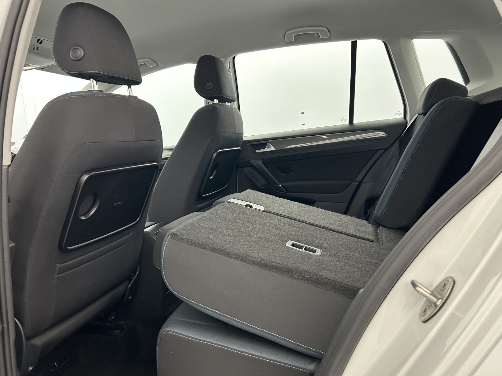 Vente en ligne Volkswagen Golf SW  1.5 TSI 150 EVO DSG7 au prix de 19 490 €
