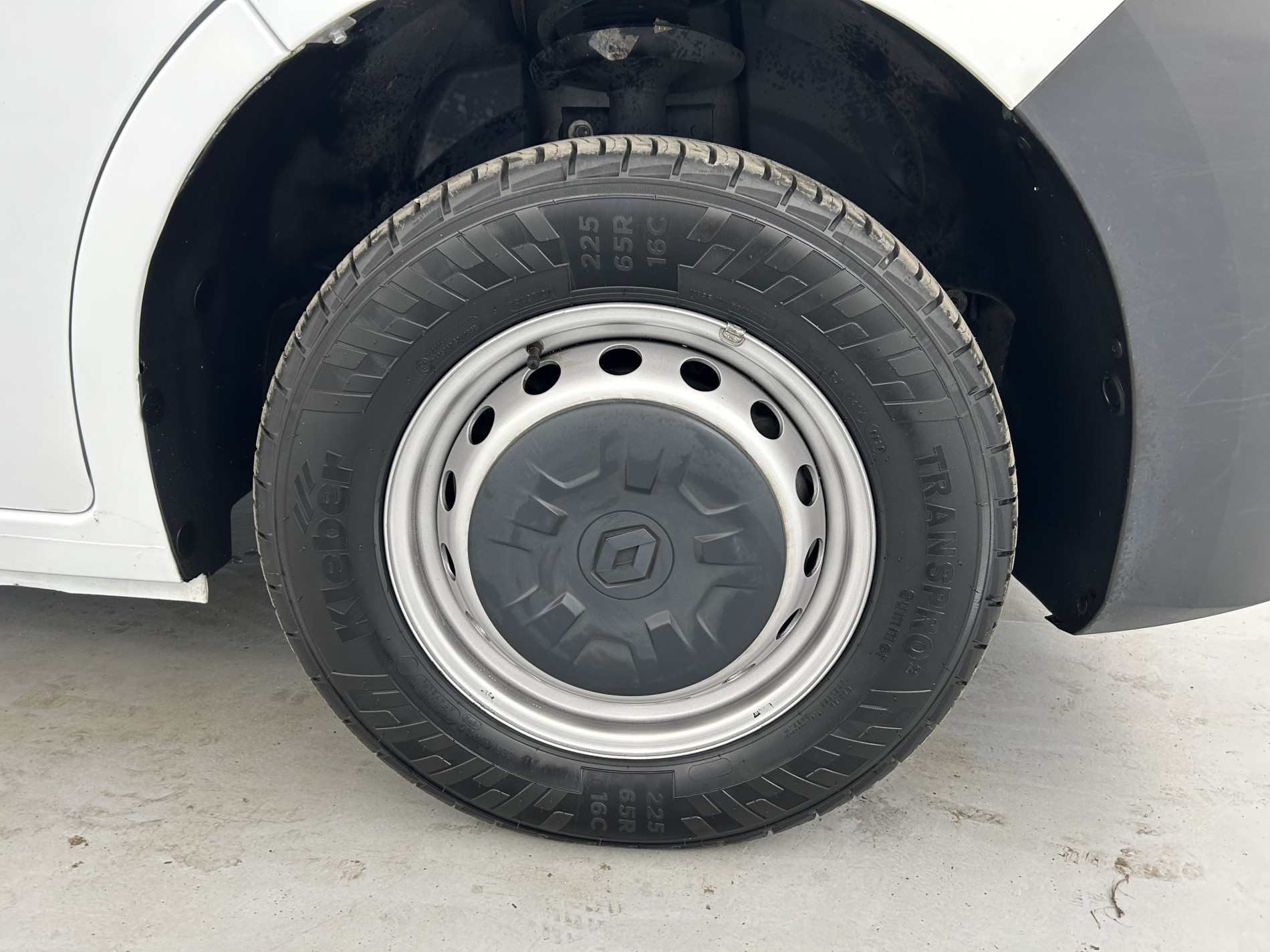 Vente en ligne Renault Master Fourgon MASTER FGN TRAC F3500 L3H3 BLUE DCI 135 au prix de 25 990 €
