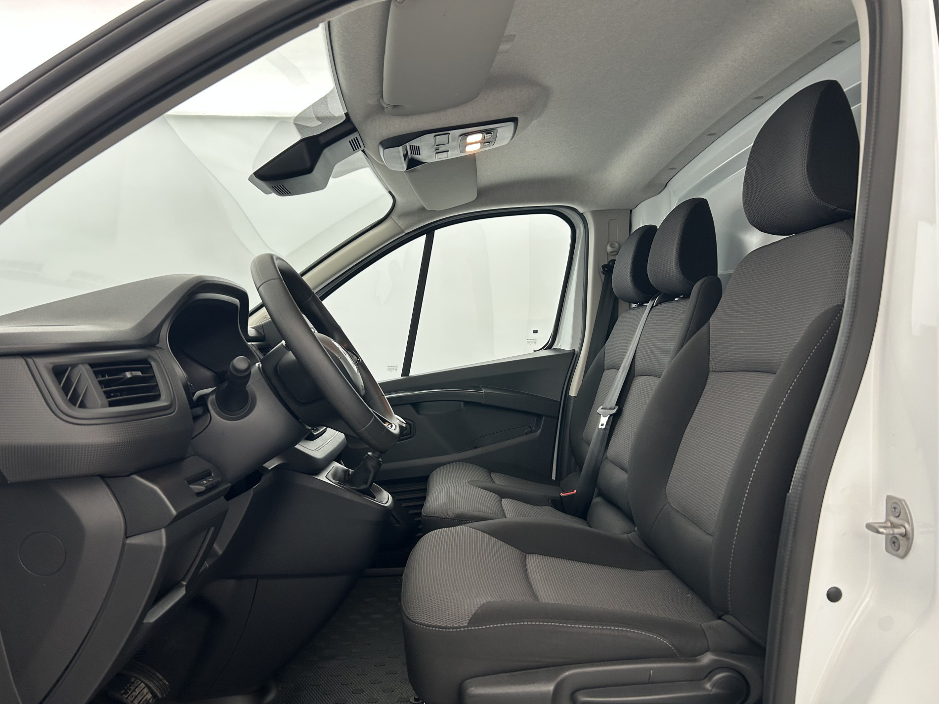 Vente en ligne Renault Trafic 3 Fourgon TRAFIC FGN L2H1 3000 KG BLUE DCI 130 au prix de 22 990 €