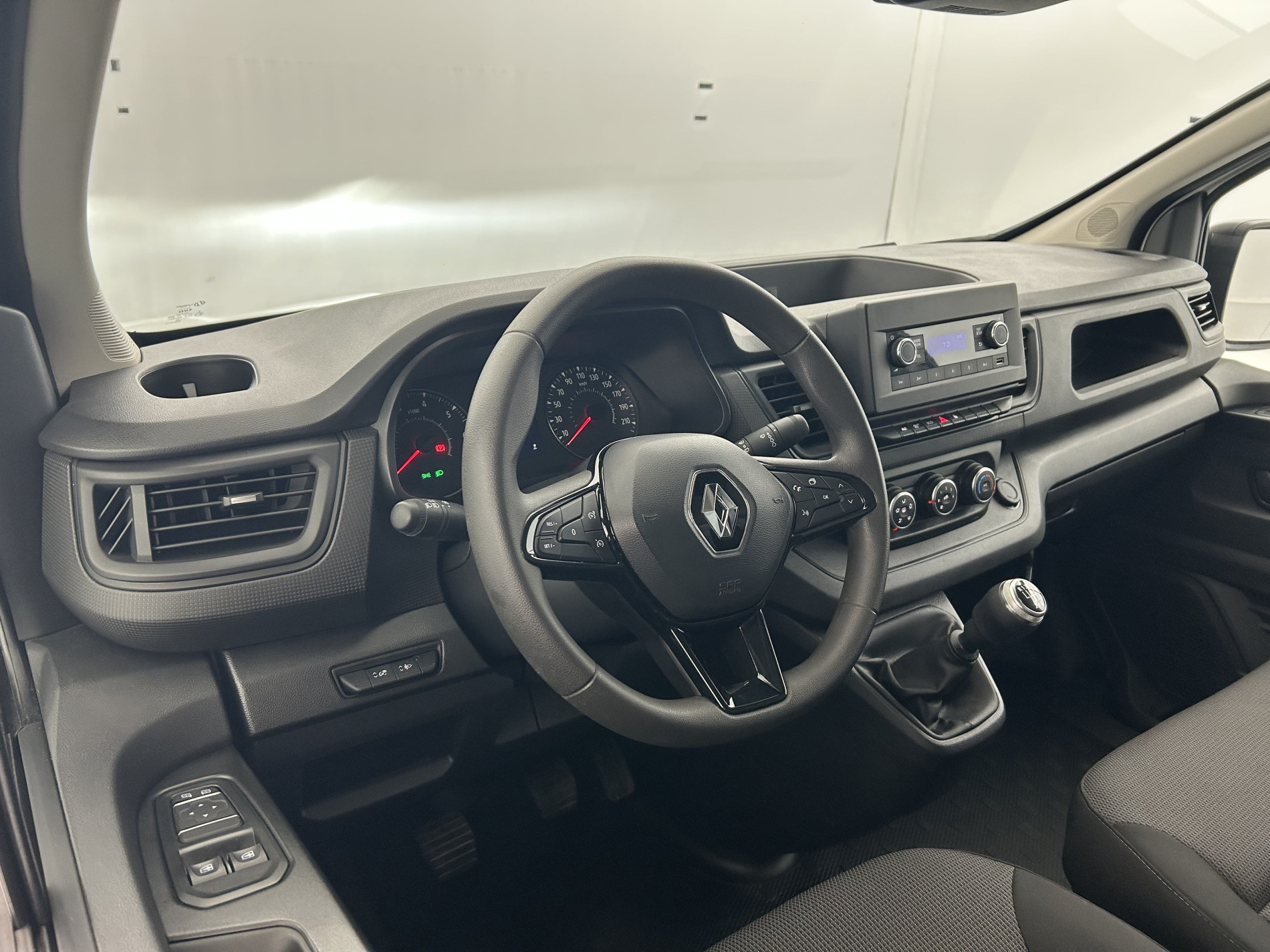Vente en ligne Renault Trafic 3 Fourgon TRAFIC FGN L2H1 3000 KG BLUE DCI 130 au prix de 22 790 €