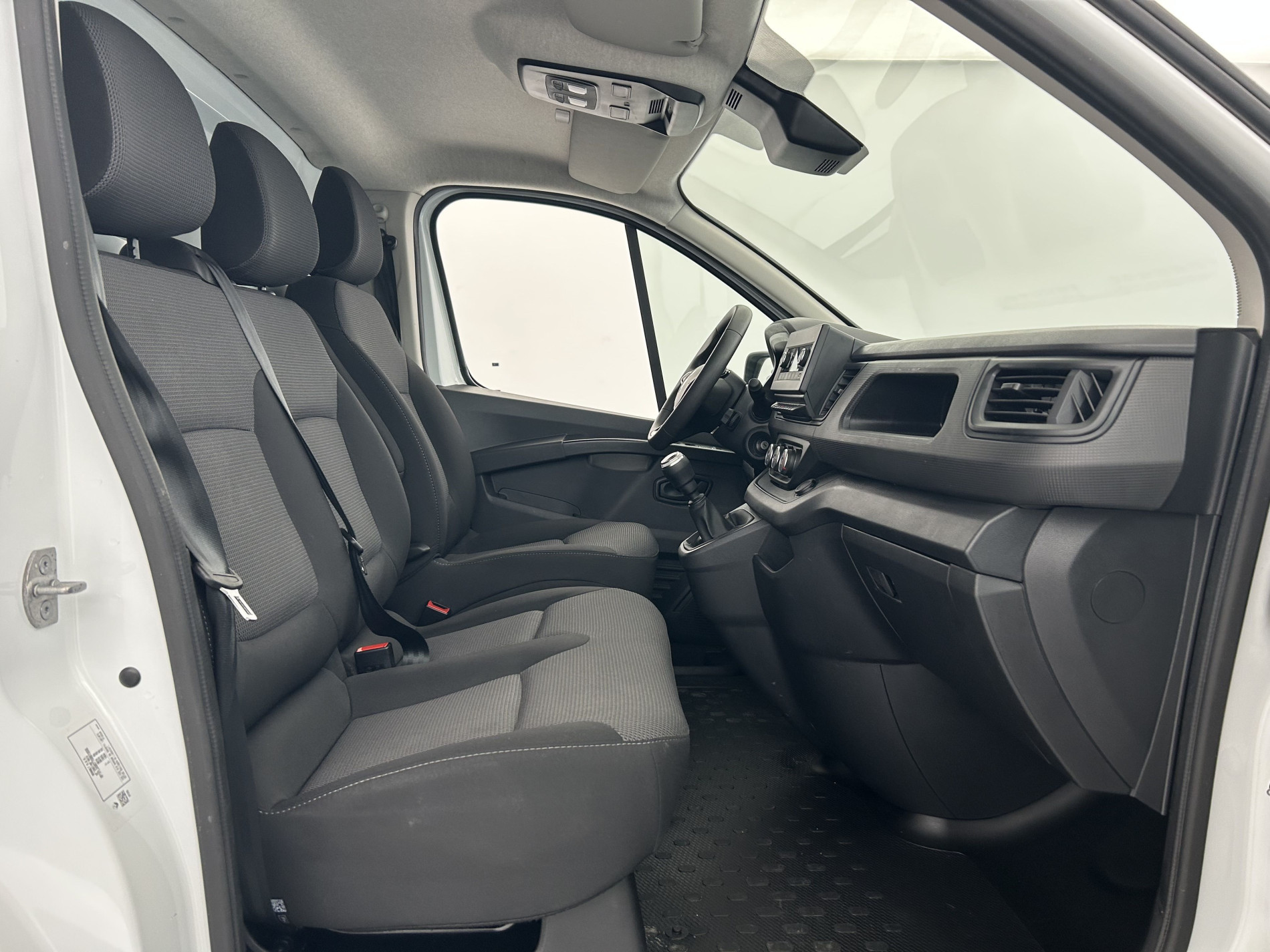 Vente en ligne Renault Trafic 3 Fourgon TRAFIC FGN L2H1 3000 KG BLUE DCI 130 au prix de 22 790 €