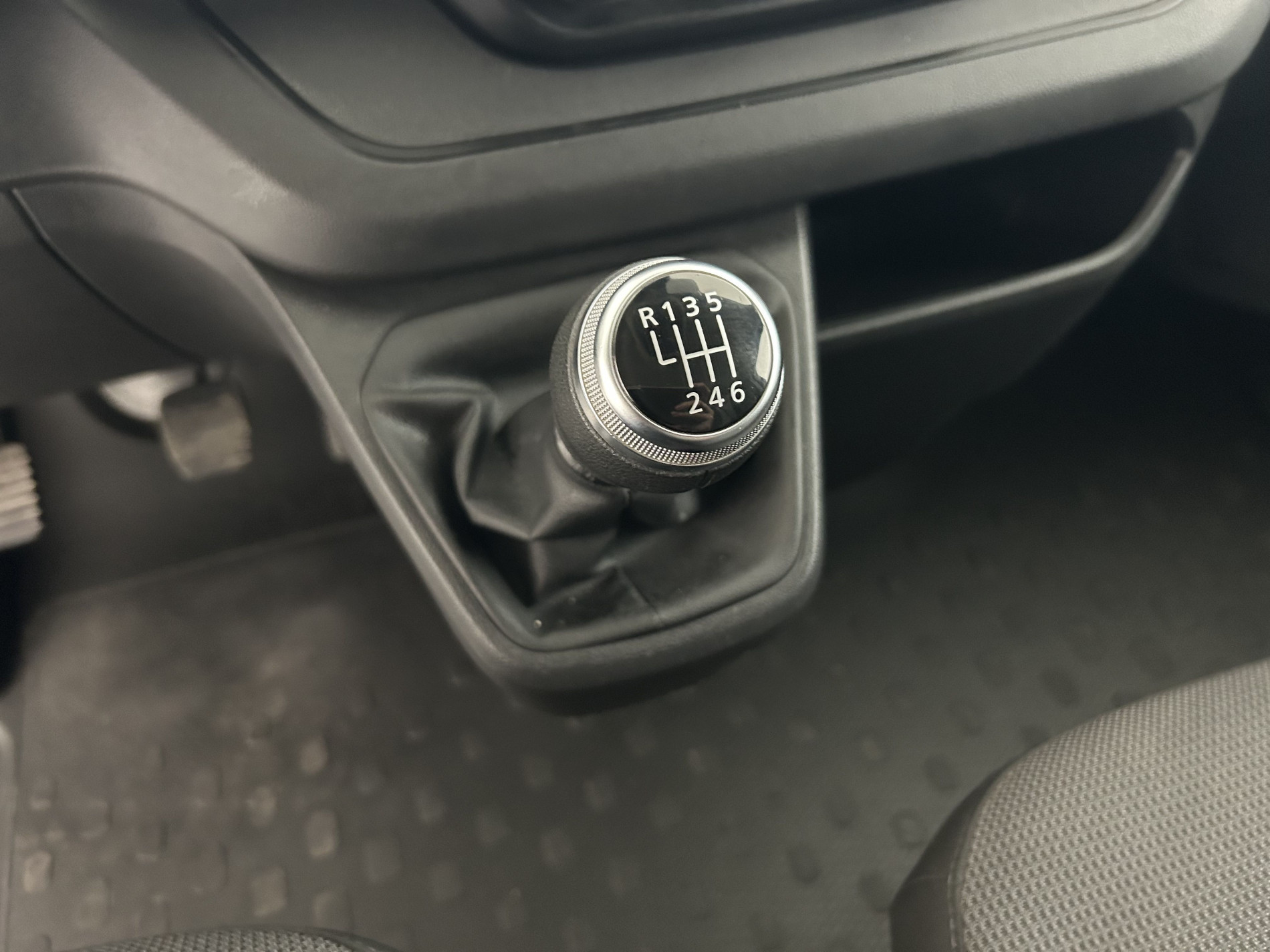 Vente en ligne Renault Trafic 3 Fourgon TRAFIC FGN L2H1 3000 KG BLUE DCI 130 au prix de 22 790 €