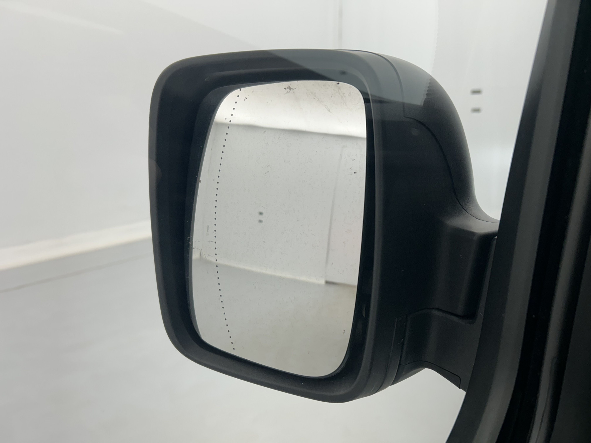 Vente en ligne Renault Trafic 3 Fourgon TRAFIC FGN L2H1 3000 KG BLUE DCI 130 au prix de 22 990 €