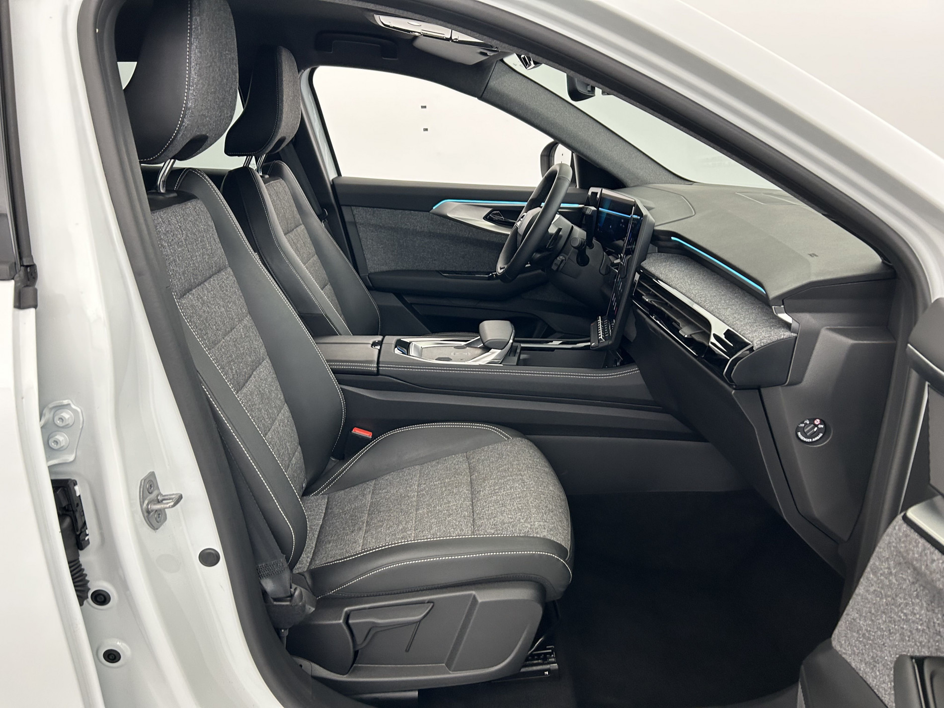 Vente en ligne Renault Espace Espace E-Tech full hybrid 200 GSR2 au prix de 33 690 €