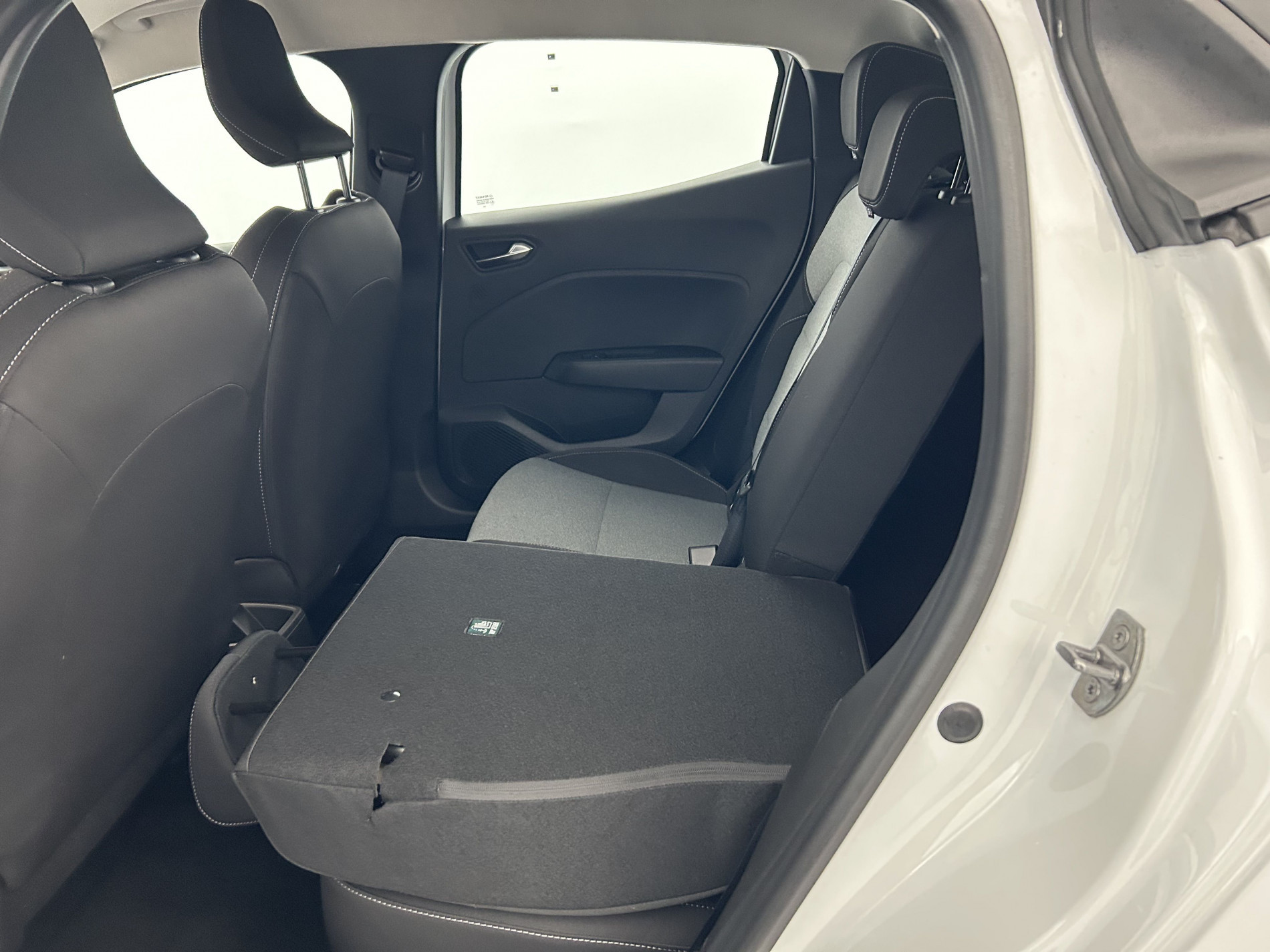 Vente en ligne Renault Clio 5 Clio TCe 90 ch GSR2 au prix de 16 290 €