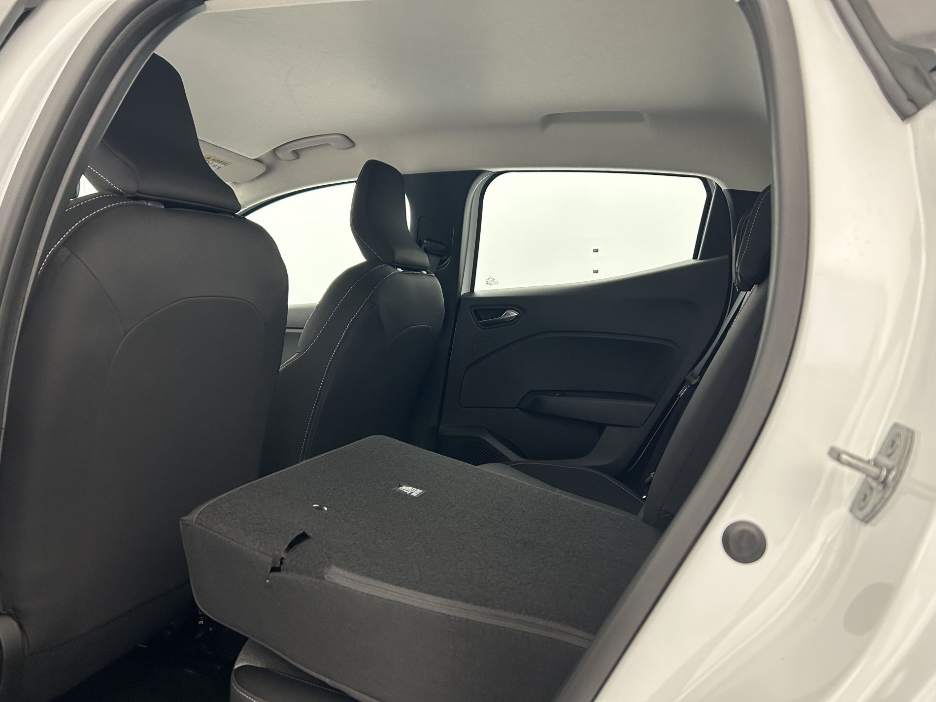 Vente en ligne Renault Clio 5 Clio Blue dCi 100 ch GSR2 au prix de 17 690 €