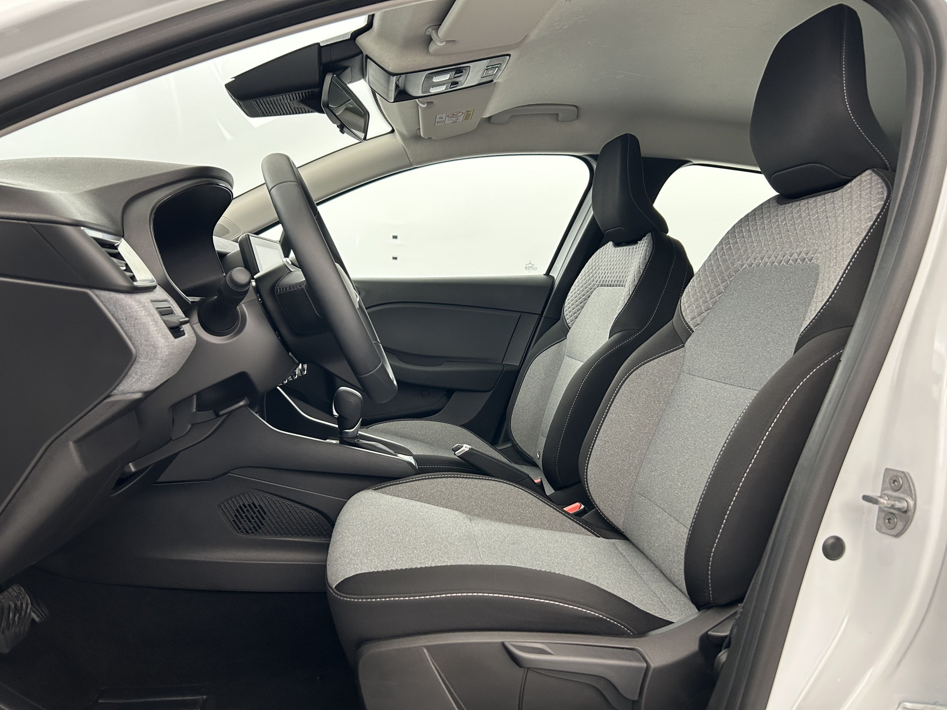 Vente en ligne Renault Clio 5 Clio E-Tech full hybrid 145 ch GSR2 au prix de 18 890 €