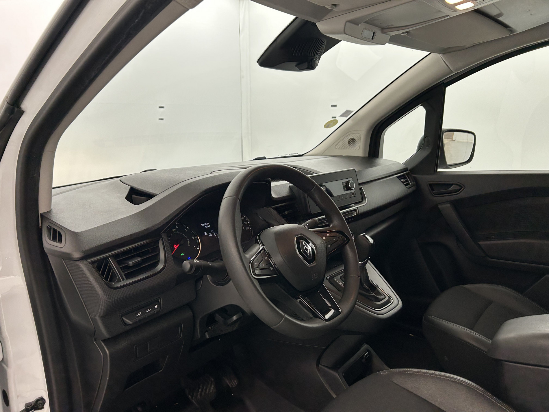 Vente en ligne Renault Kangoo Van  BLUE DCI 95 EDC au prix de 13 490 €