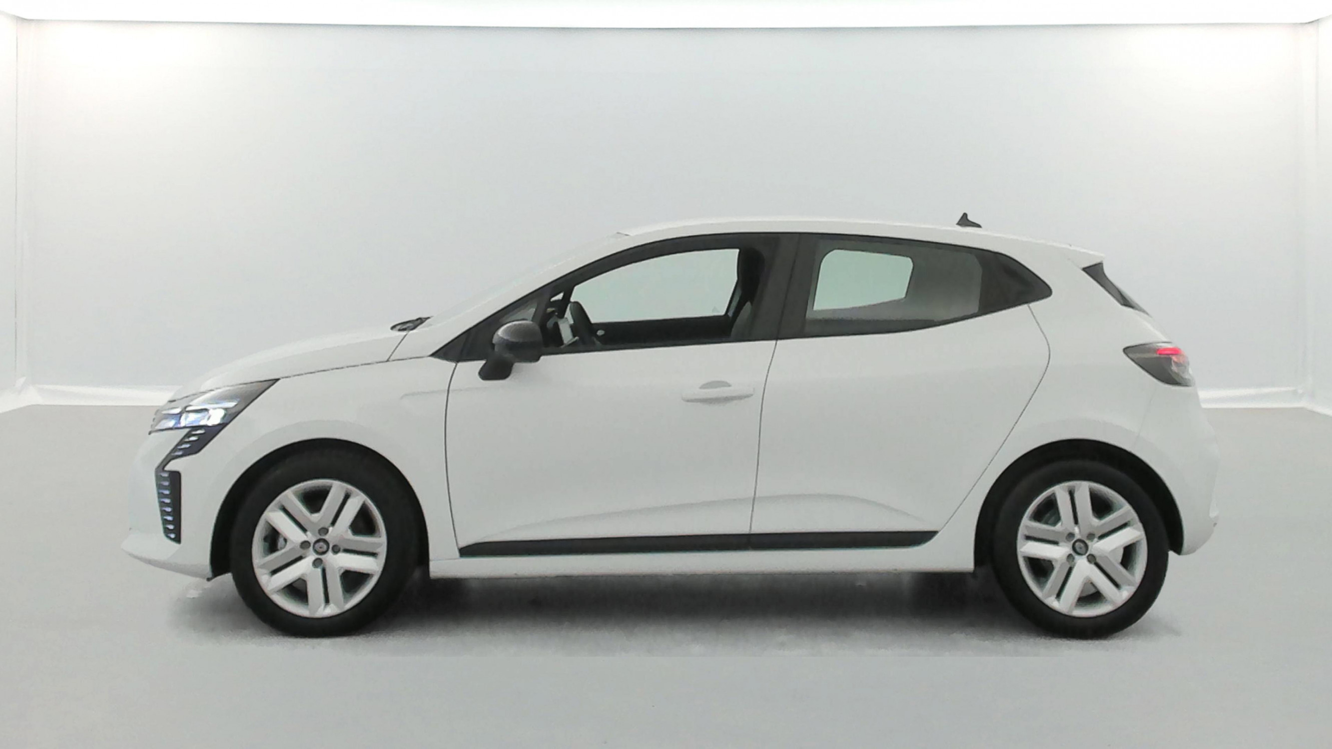 Vente en ligne Renault Clio 5 Clio E-Tech full hybrid 145 ch GSR2 au prix de 18 890 €