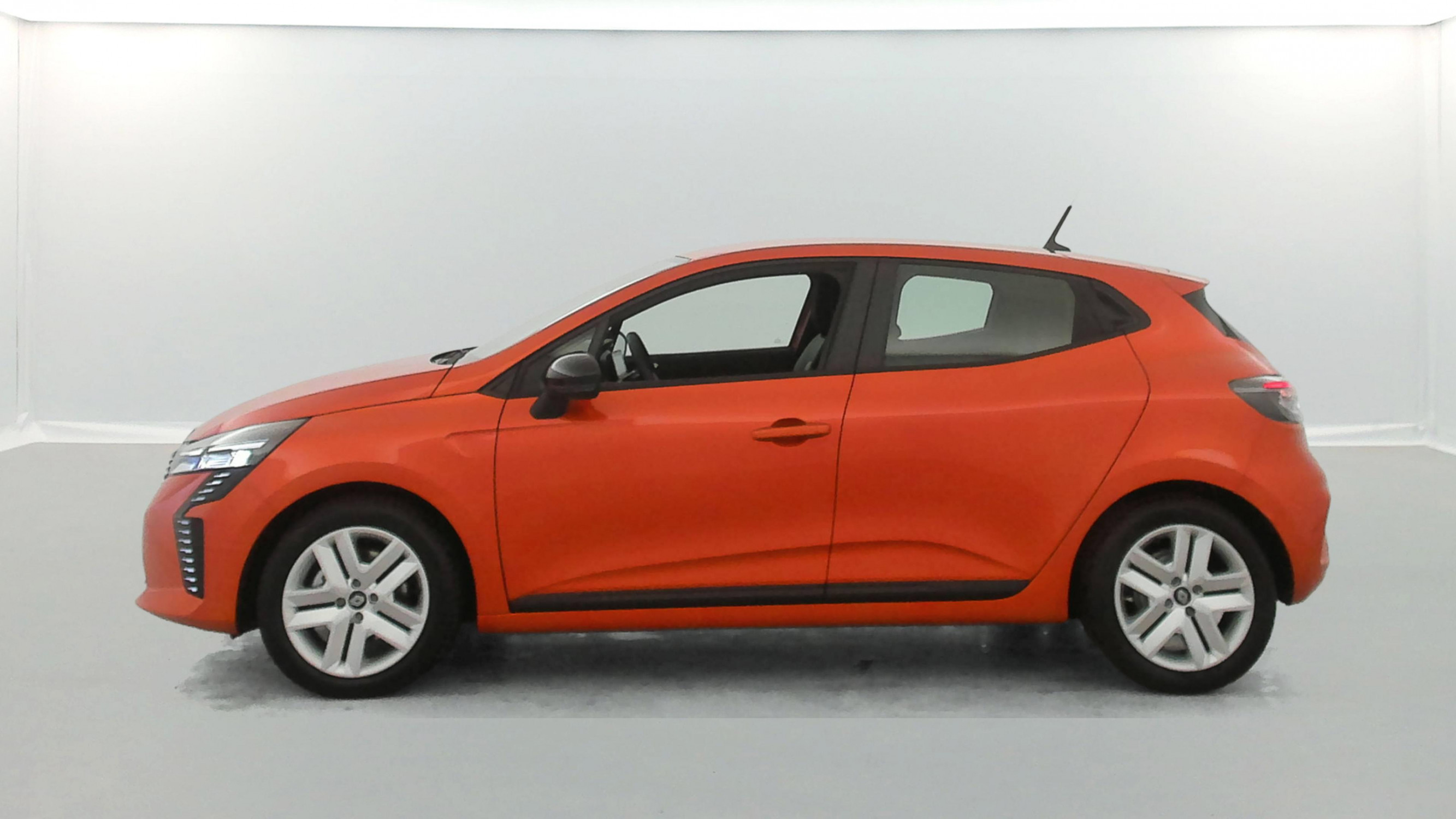 Vente en ligne Renault Clio 5 Clio E-Tech full hybrid 145 ch GSR2 au prix de 18 990 €