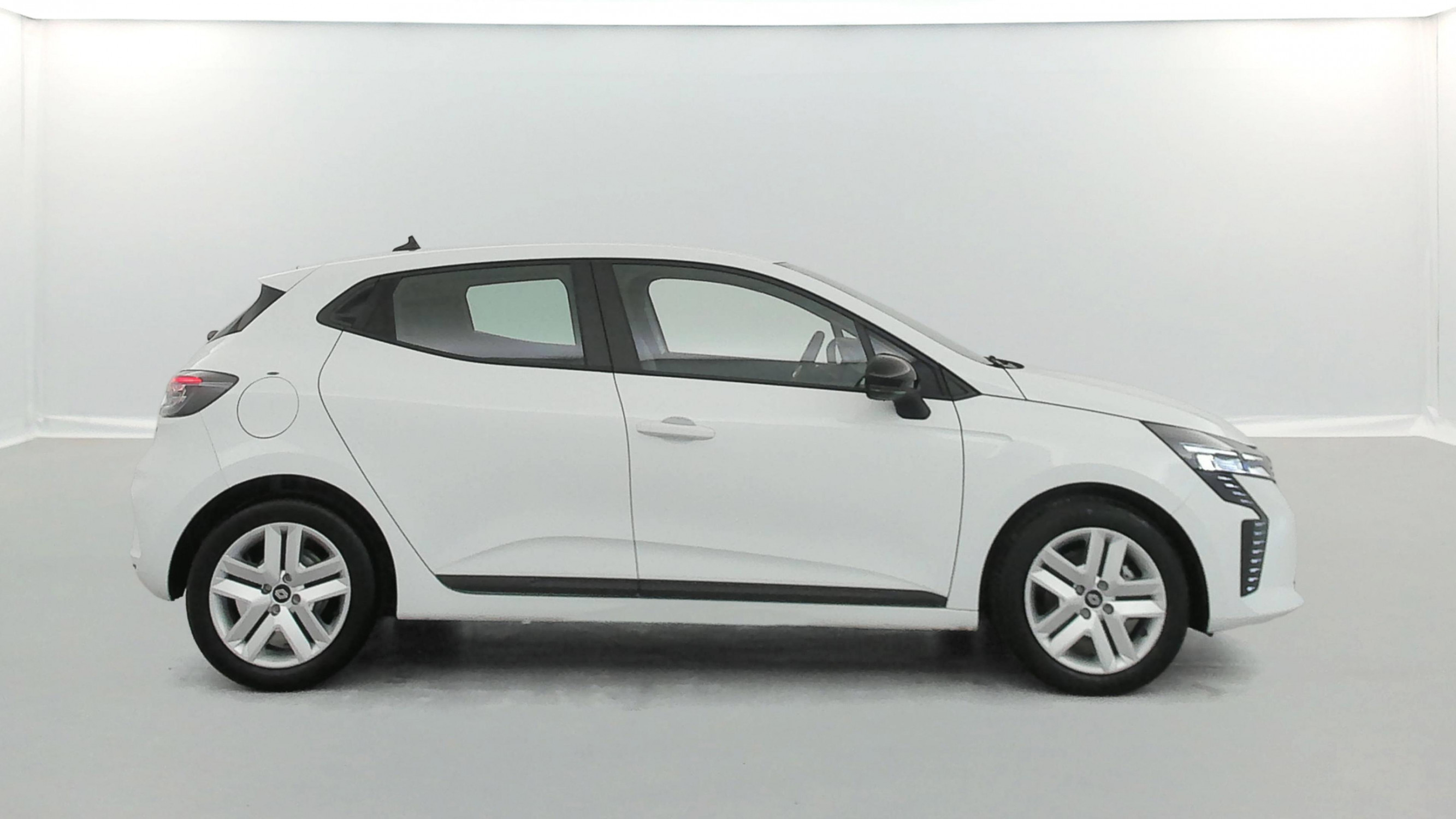 Vente en ligne Renault Clio 5 Clio E-Tech full hybrid 145 ch GSR2 au prix de 18 890 €