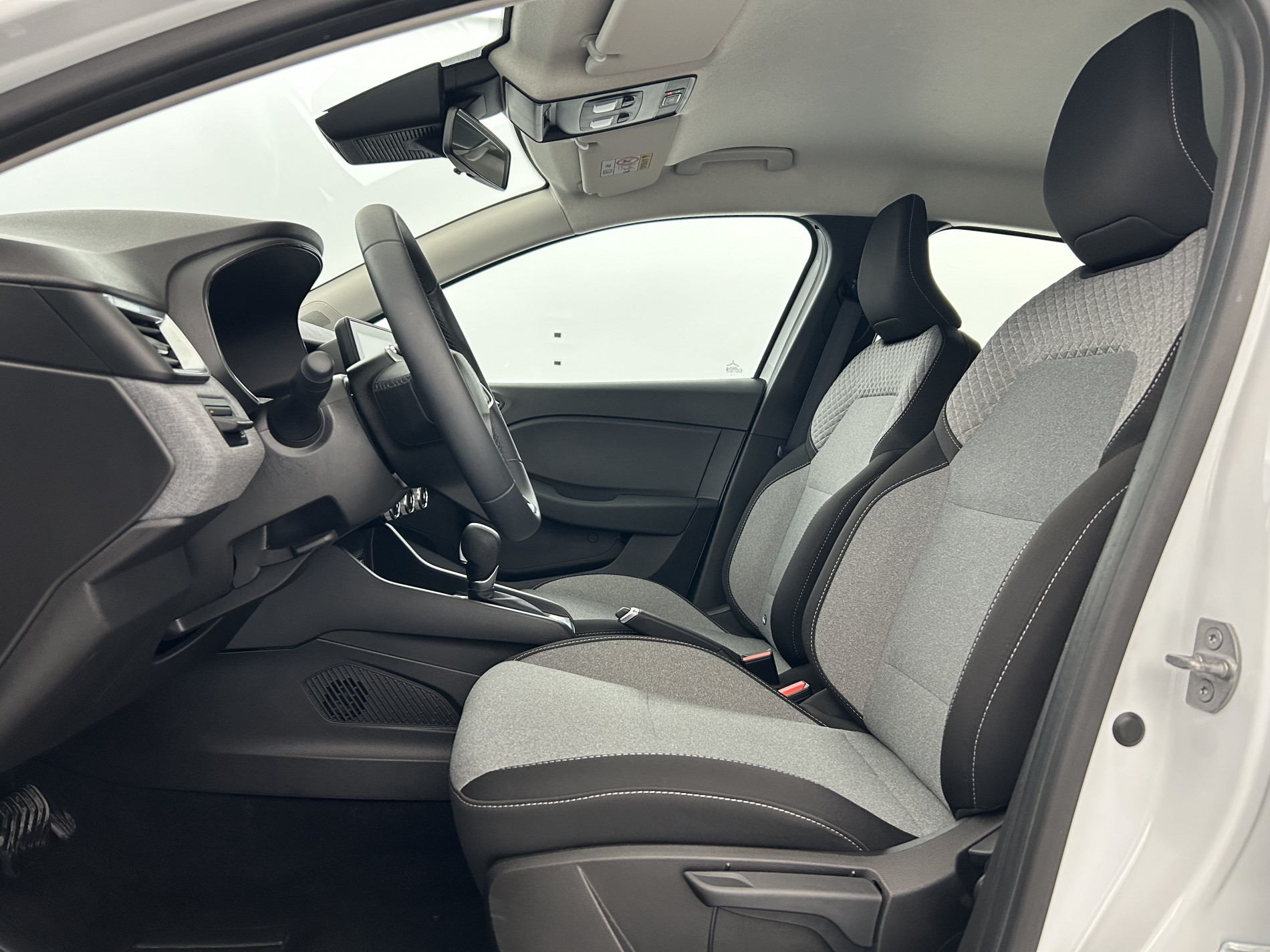 Vente en ligne Renault Clio 5 Clio E-Tech full hybrid 145 ch GSR2 au prix de 19 370 €