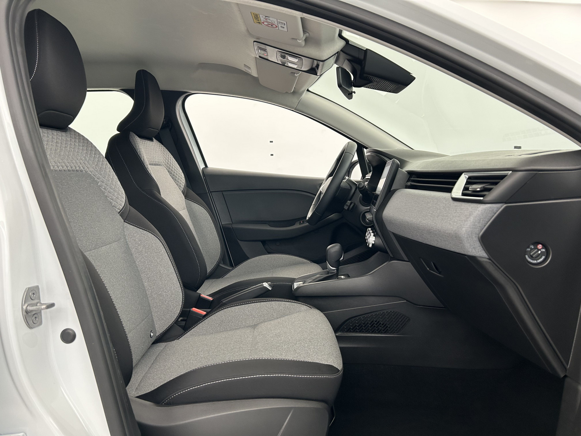Vente en ligne Renault Clio 5 Clio E-Tech full hybrid 145 ch GSR2 au prix de 19 370 €