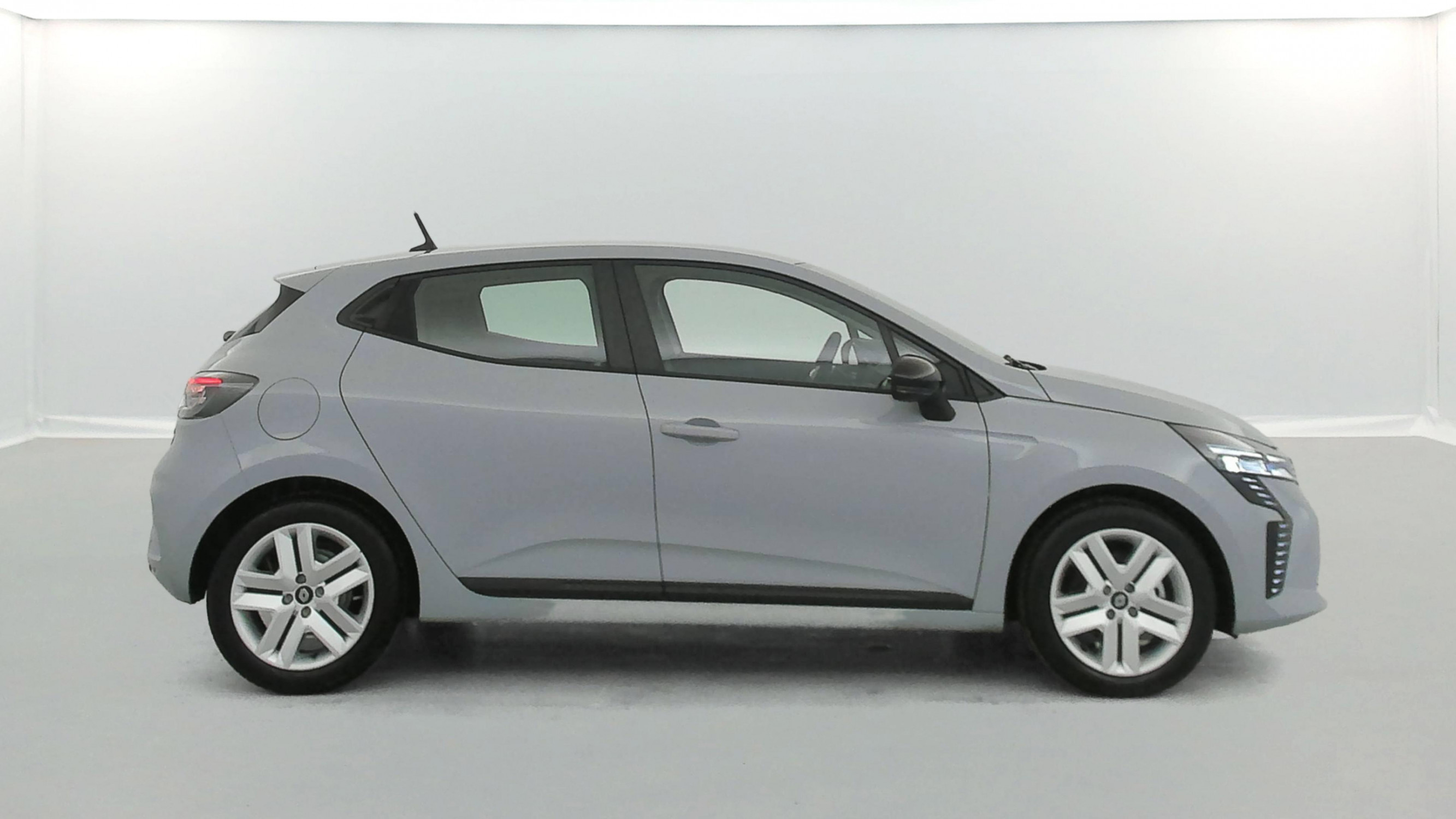 Vente en ligne Renault Clio 5 Clio E-Tech full hybrid 145 ch GSR2 au prix de 18 990 €