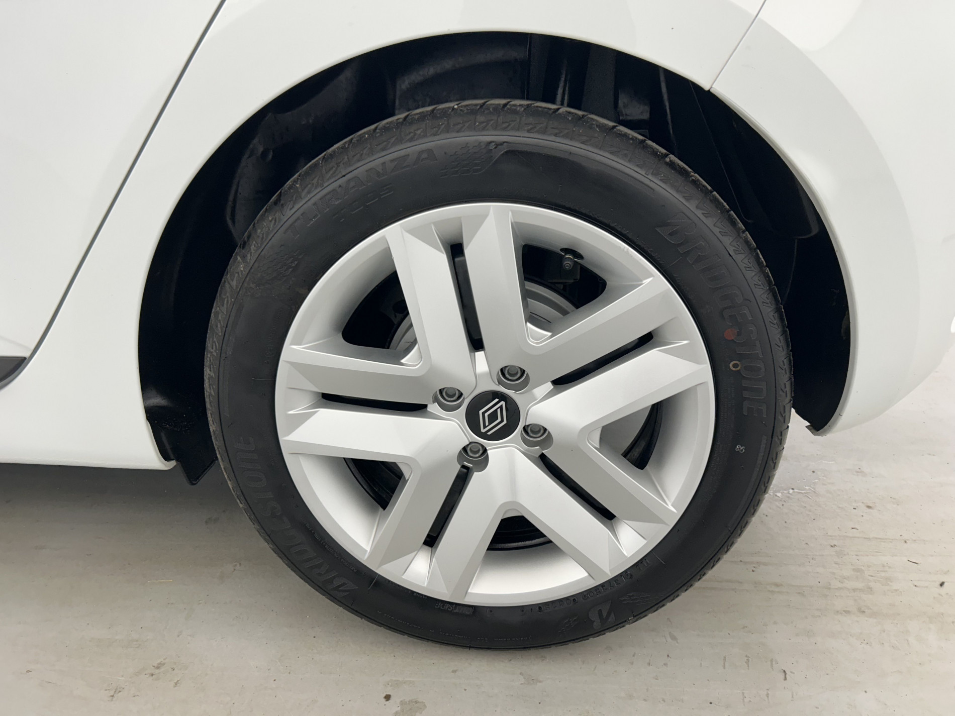 Vente en ligne Renault Clio 5 Clio E-Tech full hybrid 145 ch GSR2 au prix de 19 370 €