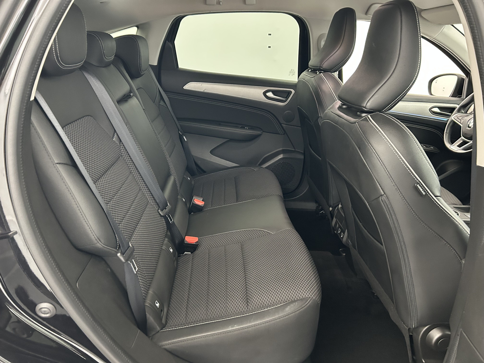 Vente en ligne Renault Arkana  E-Tech hybride 145 - 22 au prix de 19 270 €
