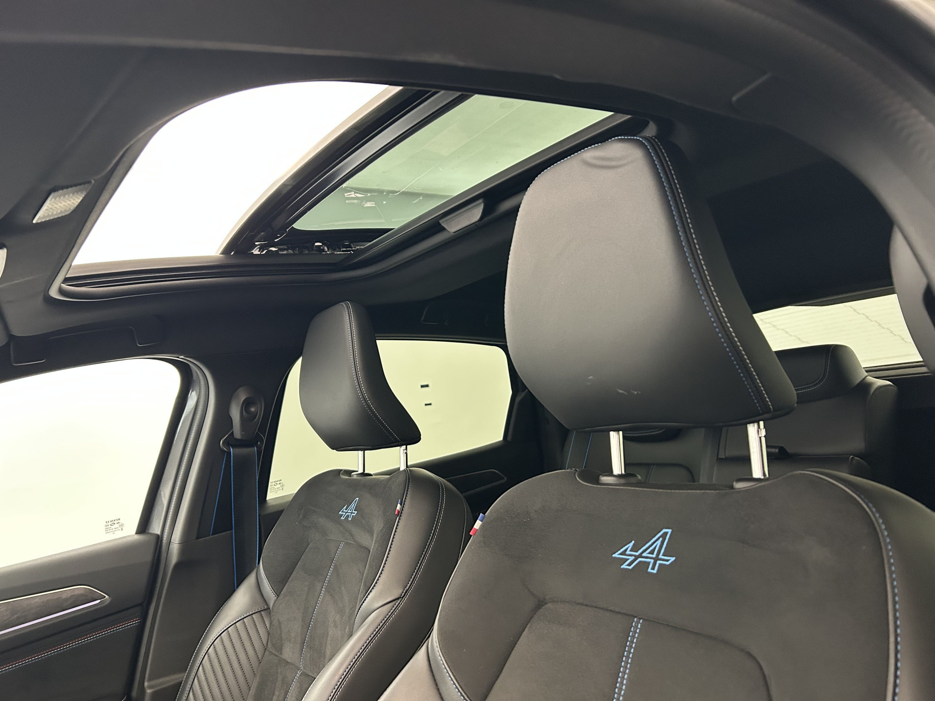 Vente en ligne Renault Arkana  E-Tech full hybrid 145 GSR2 au prix de 27 790 €