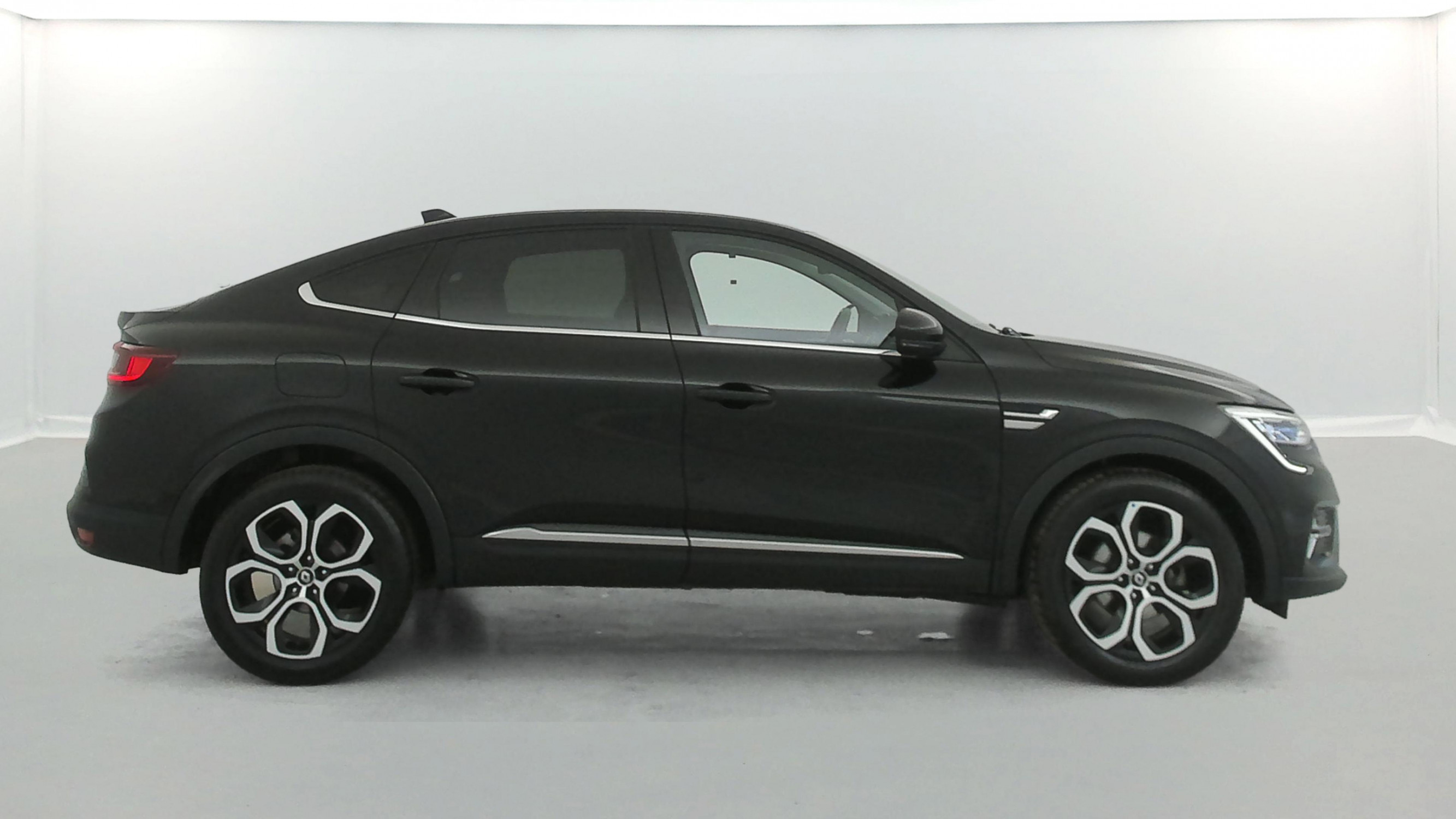 Vente en ligne Renault Arkana  E-Tech hybride 145 - 22 au prix de 19 270 €