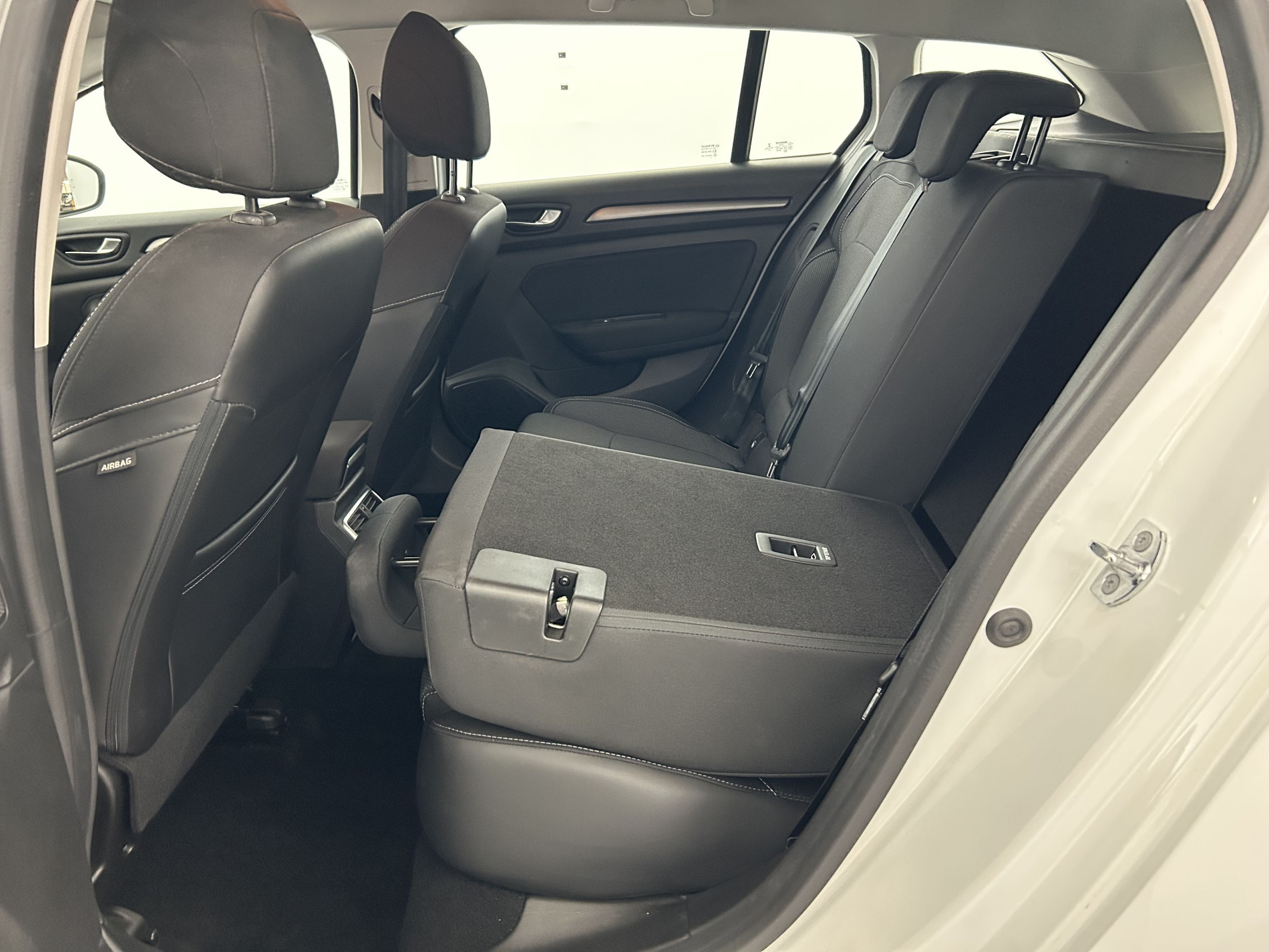 Vente en ligne Renault Megane 4 Estate  Blue dCi 115 au prix de 14 790 €