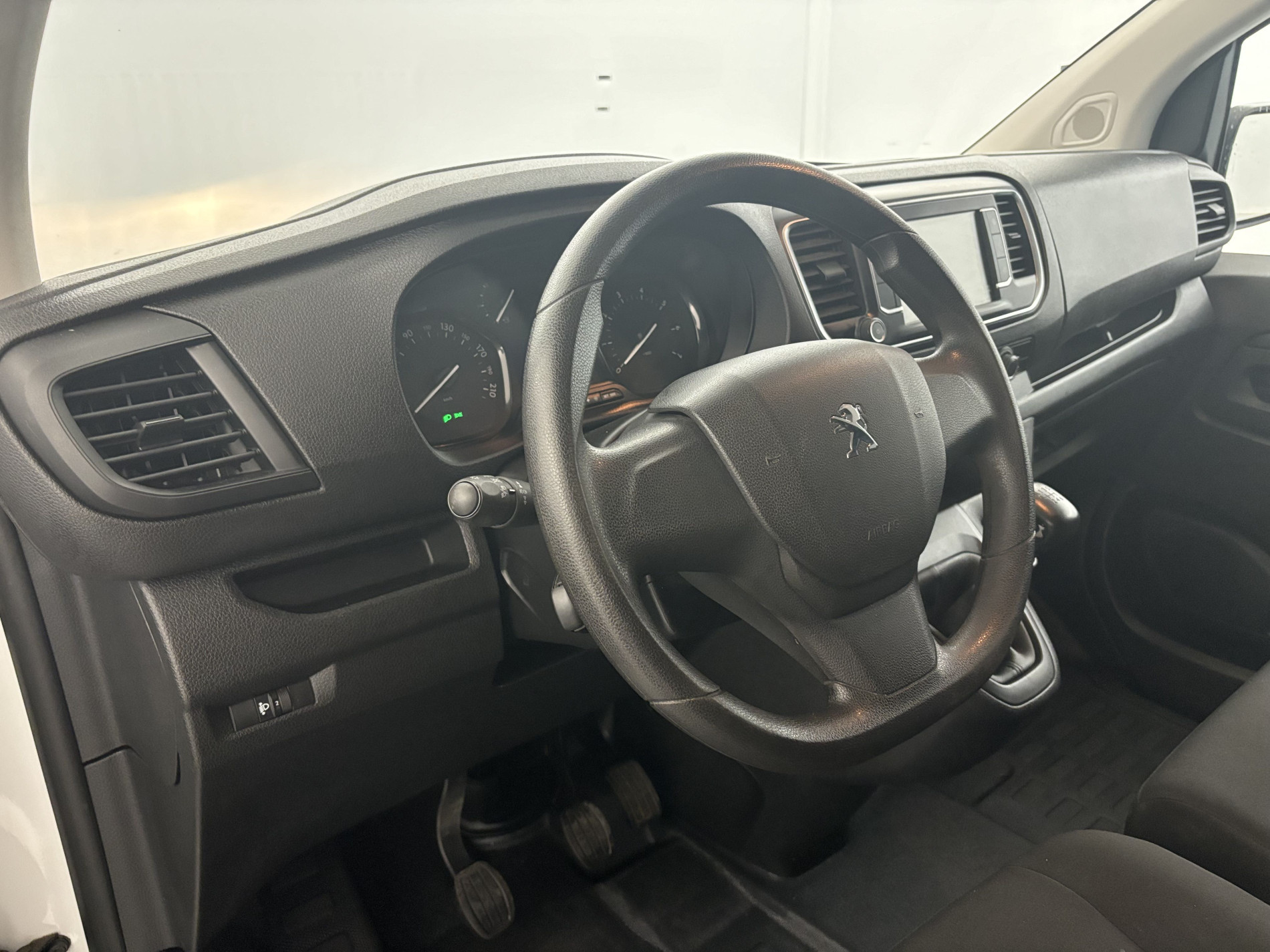 Vente en ligne Peugeot Expert EXPERT FGN TOLE M BLUEHDI 120 S&S BVM6 au prix de 20 890 €