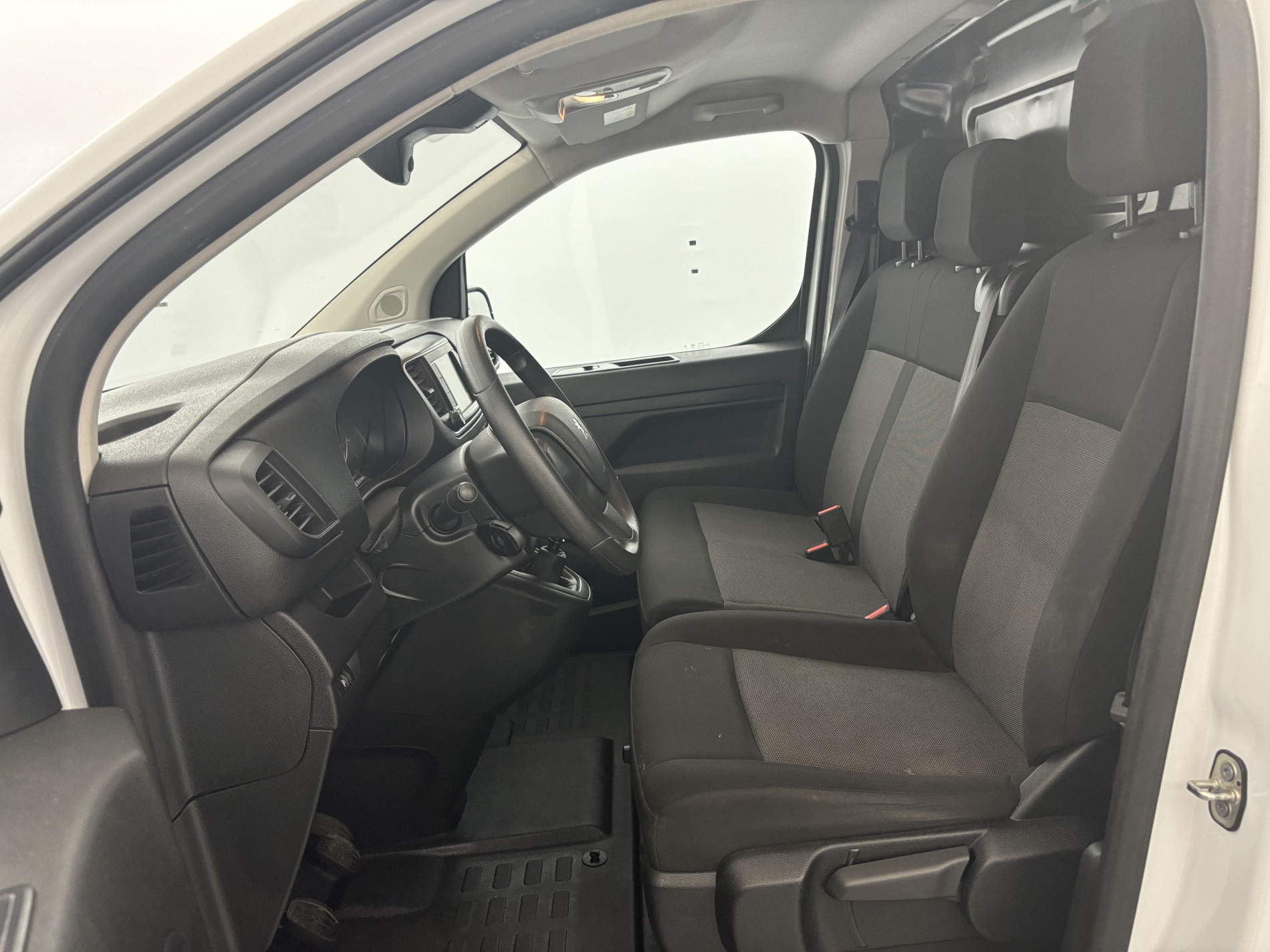 Vente en ligne Peugeot Expert EXPERT FGN TOLE M BLUEHDI 120 S&S BVM6 au prix de 20 890 €